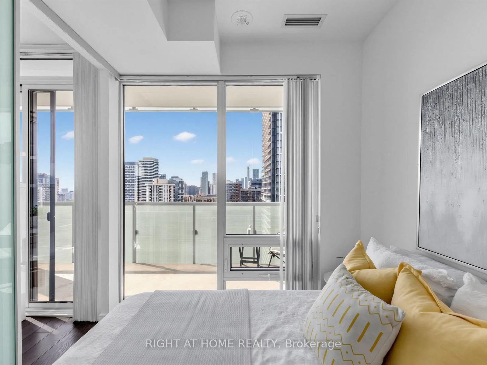 Photo 18 of Unit 2504, 28 Wellesley Street, Toronto, Church-Yonge Corridor — HOMEH