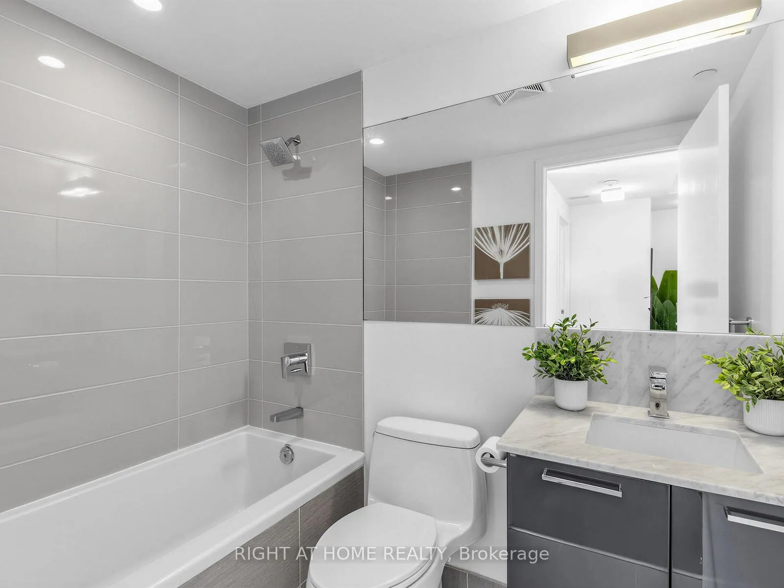 Photo 19 of Unit 2504, 28 Wellesley Street, Toronto, Church-Yonge Corridor — HOMEH