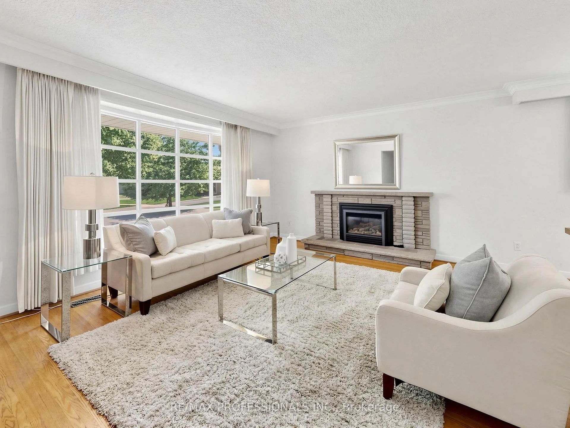 Photo 3 of 49 Laurelwood Crescent, Etobicoke, Willowridge-Martingrove-Richview — HOMEH