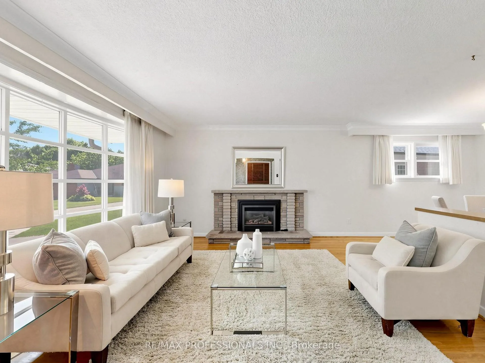 Photo 4 of 49 Laurelwood Crescent, Etobicoke, Willowridge-Martingrove-Richview — HOMEH