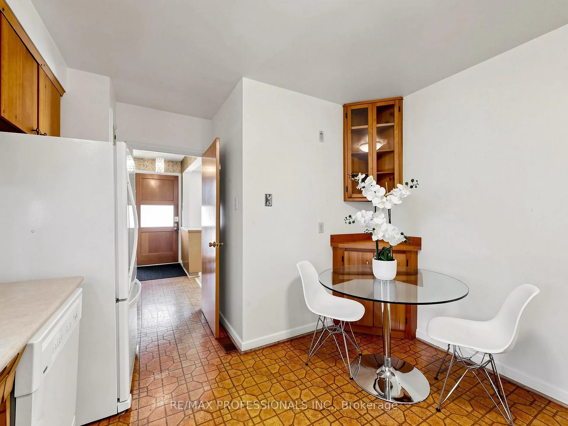 Photo 15 of 49 Laurelwood Crescent, Etobicoke, Willowridge-Martingrove-Richview — HOMEH