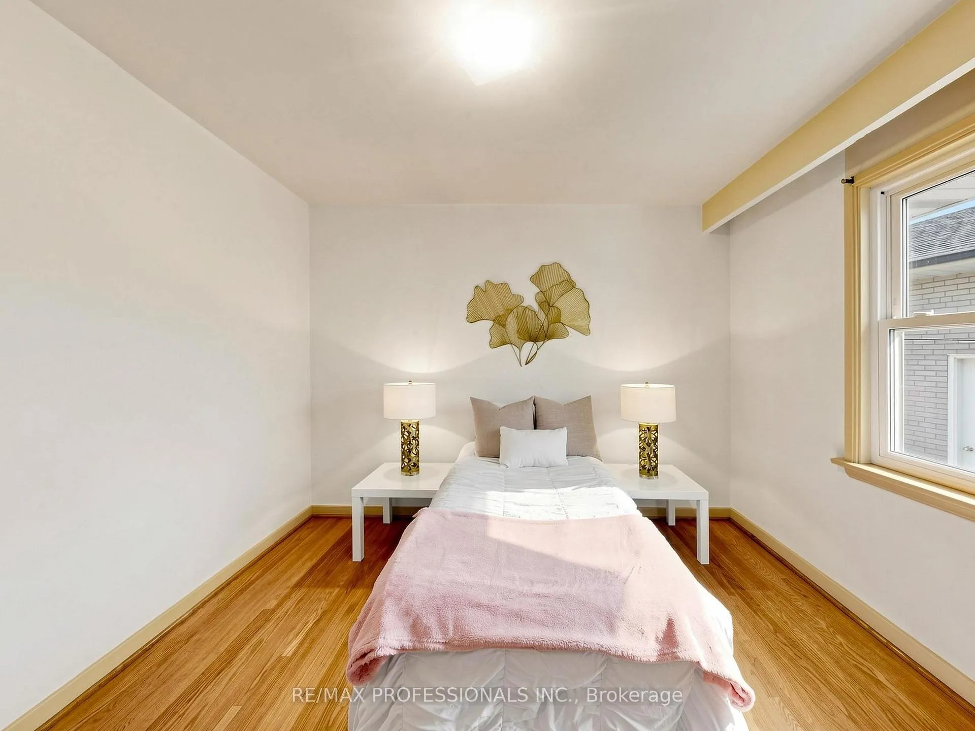 Photo 17 of 49 Laurelwood Crescent, Etobicoke, Willowridge-Martingrove-Richview — HOMEH