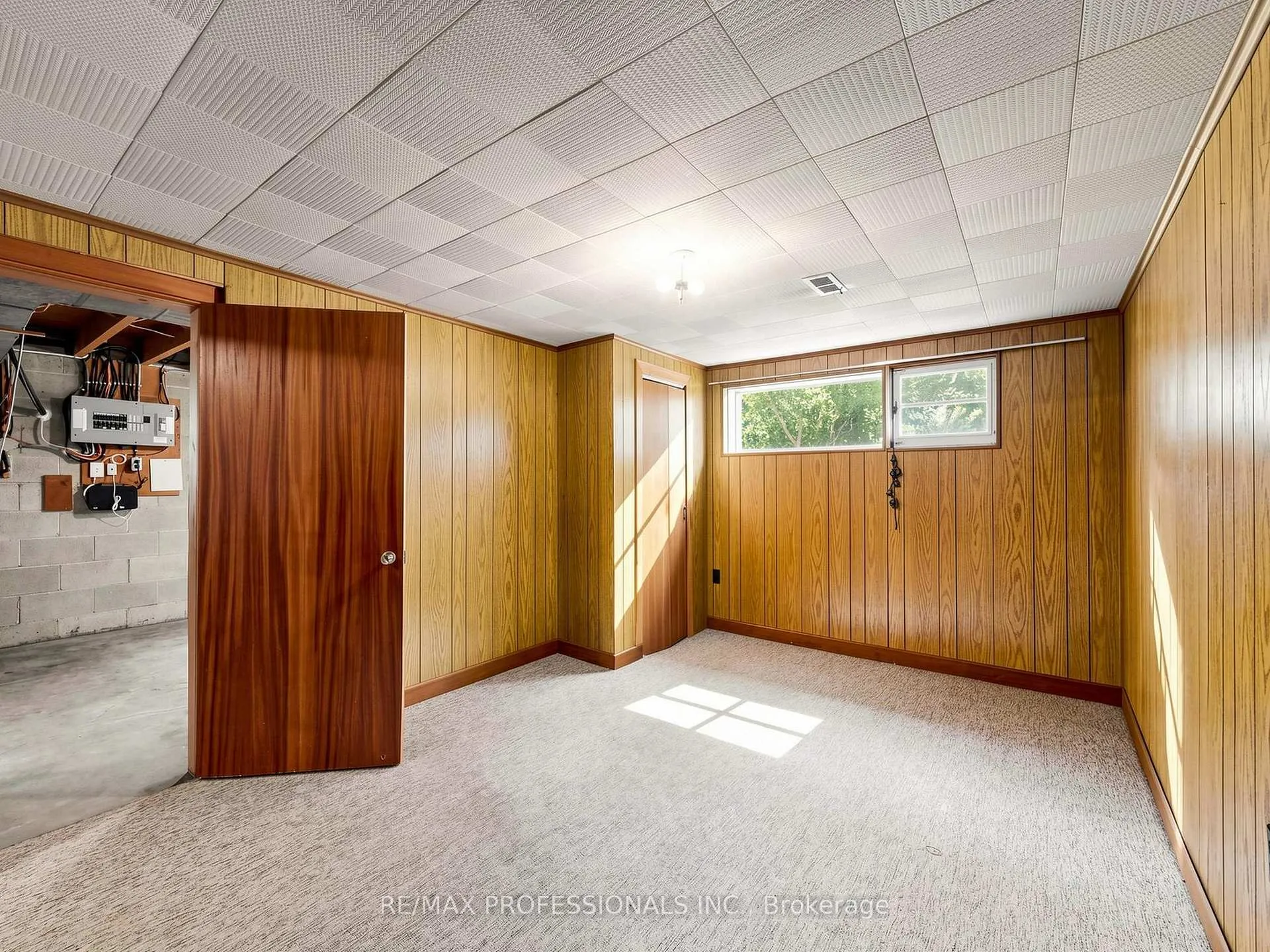 Photo 28 of 49 Laurelwood Crescent, Etobicoke, Willowridge-Martingrove-Richview — HOMEH