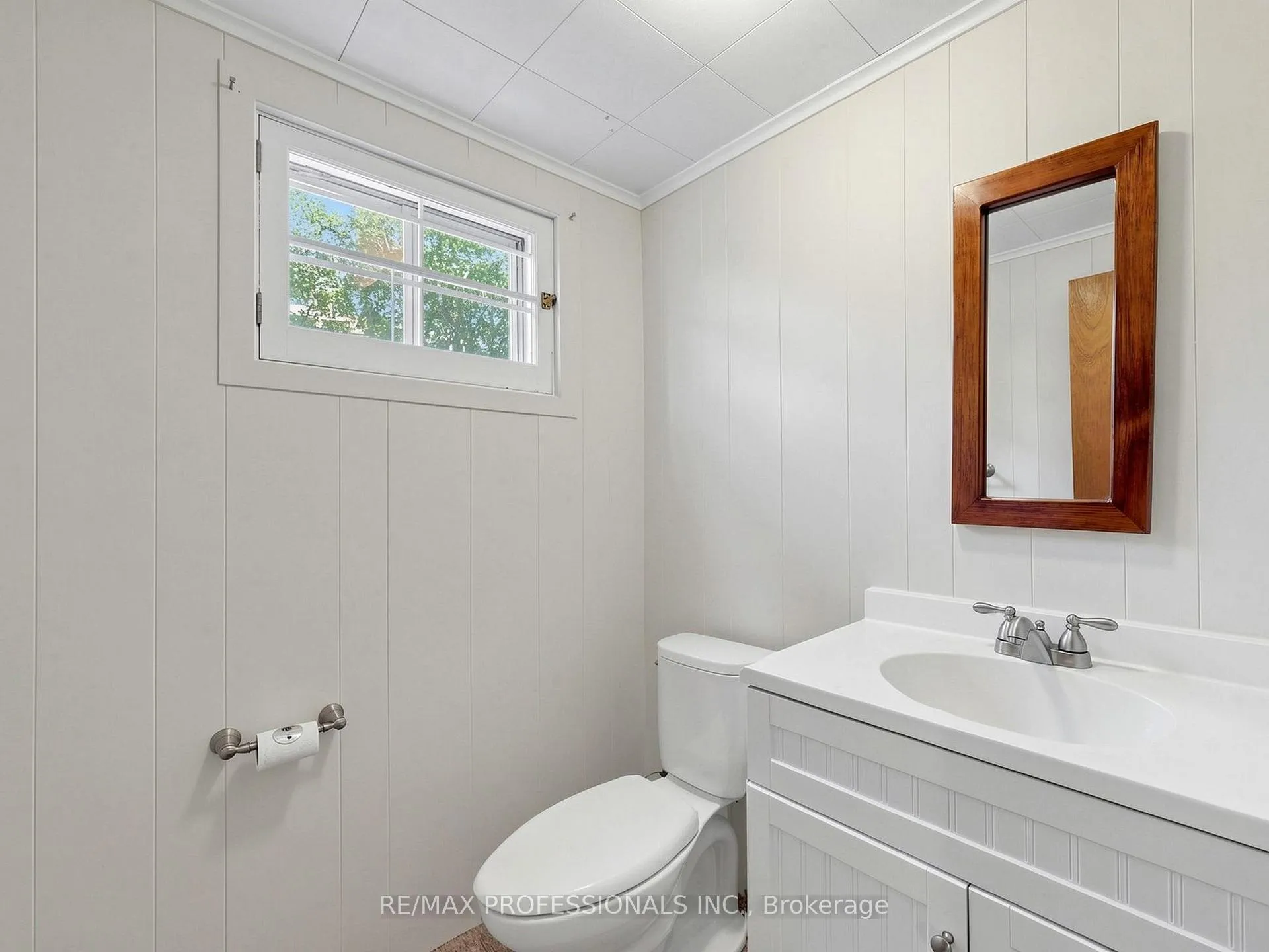 Photo 32 of 49 Laurelwood Crescent, Etobicoke, Willowridge-Martingrove-Richview — HOMEH