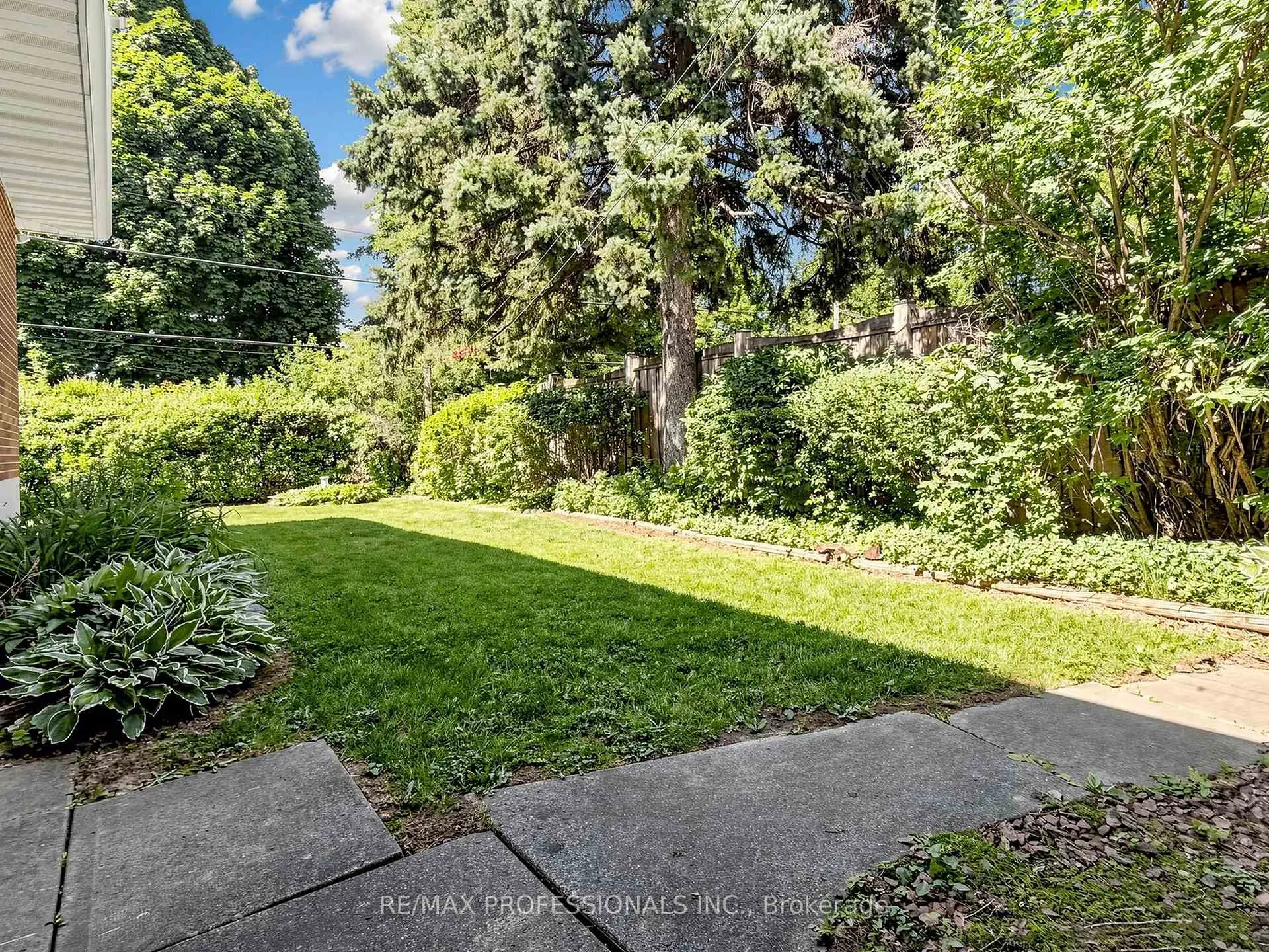 Photo 34 of 49 Laurelwood Crescent, Etobicoke, Willowridge-Martingrove-Richview — HOMEH