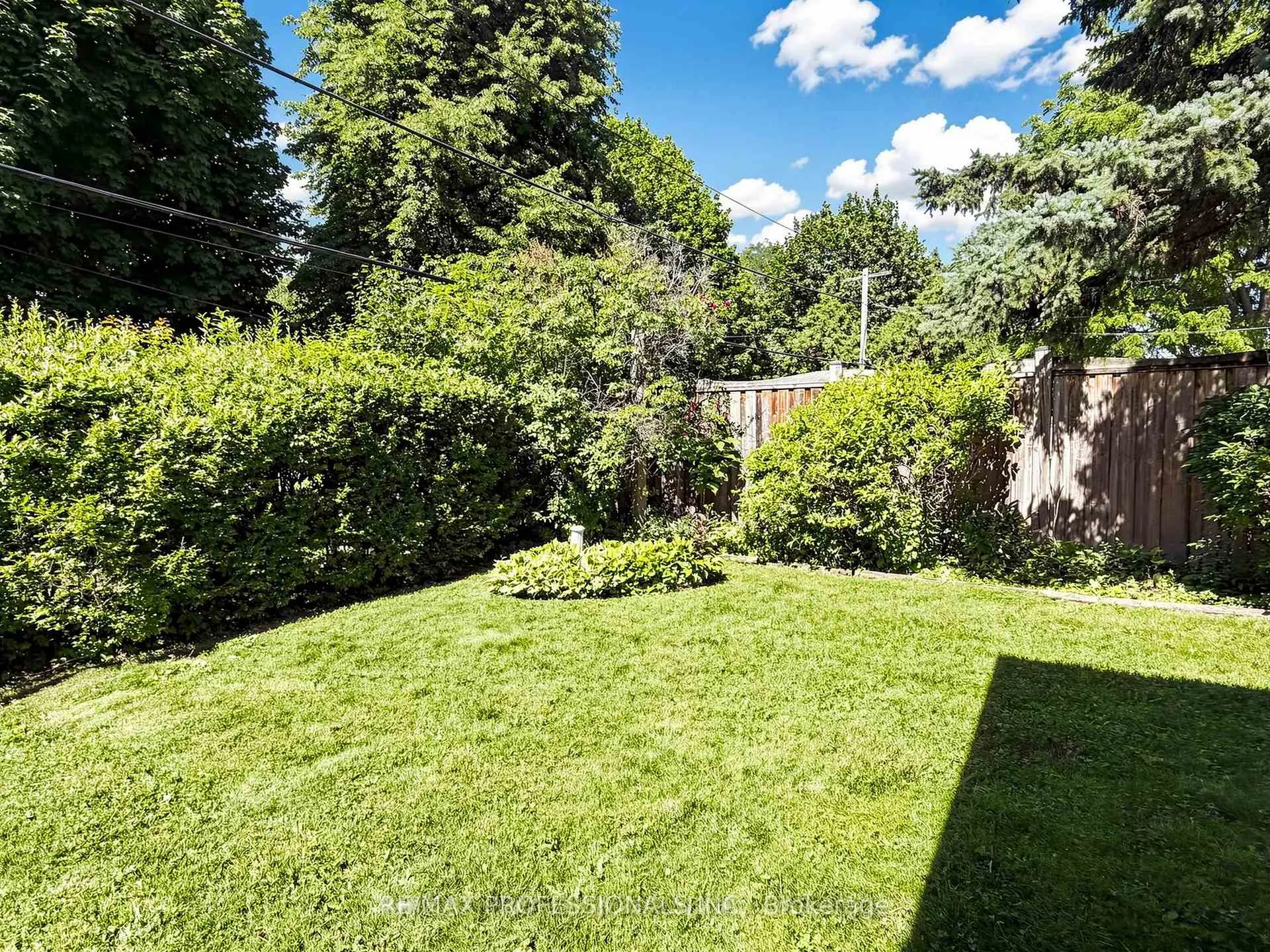 Photo 37 of 49 Laurelwood Crescent, Etobicoke, Willowridge-Martingrove-Richview — HOMEH