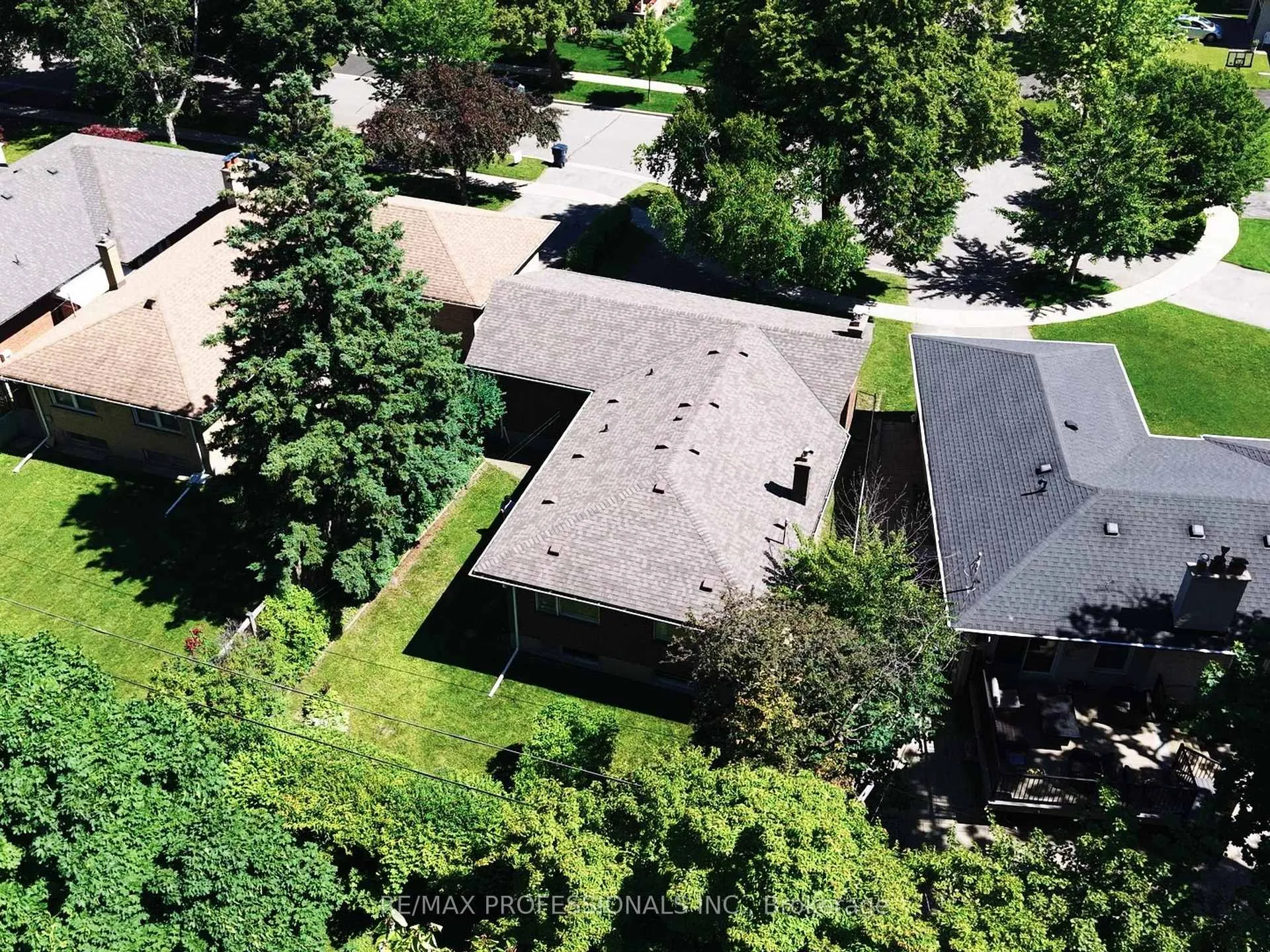 Photo 39 of 49 Laurelwood Crescent, Etobicoke, Willowridge-Martingrove-Richview — HOMEH