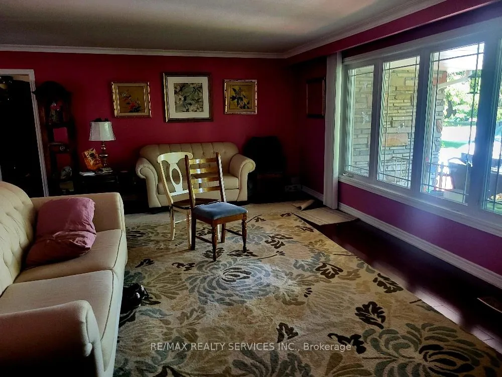 Photo 9 of 59 Hillside Drive, Brampton, Westgate — HOMEH