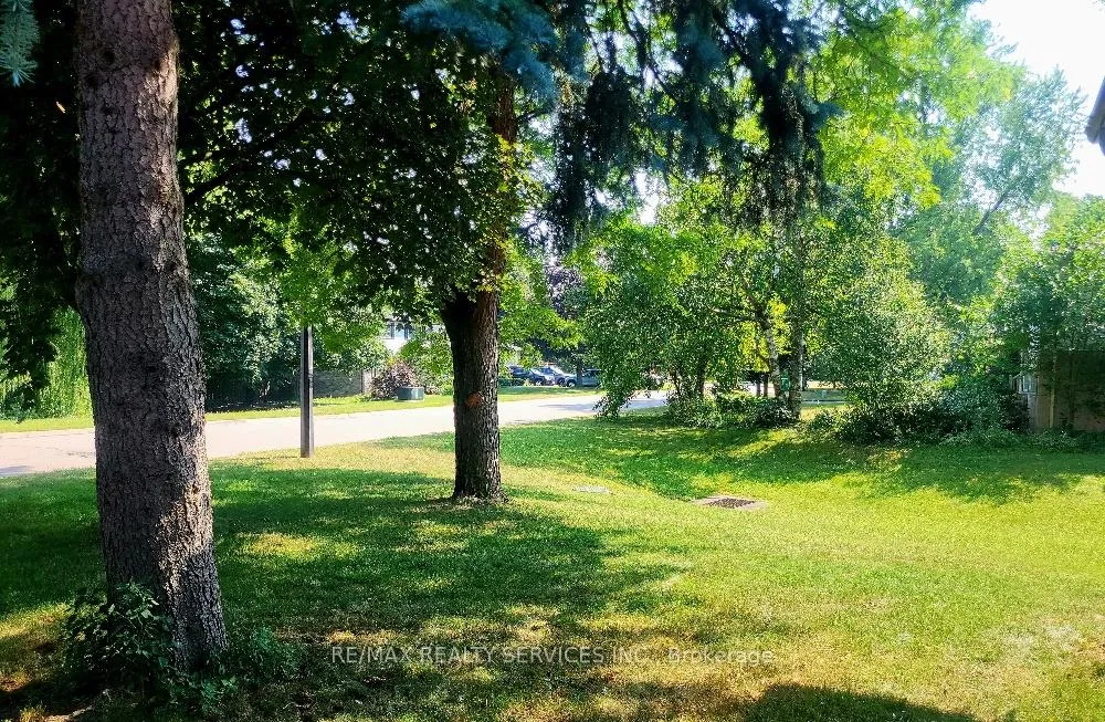 Photo 18 of 59 Hillside Drive, Brampton, Westgate — HOMEH
