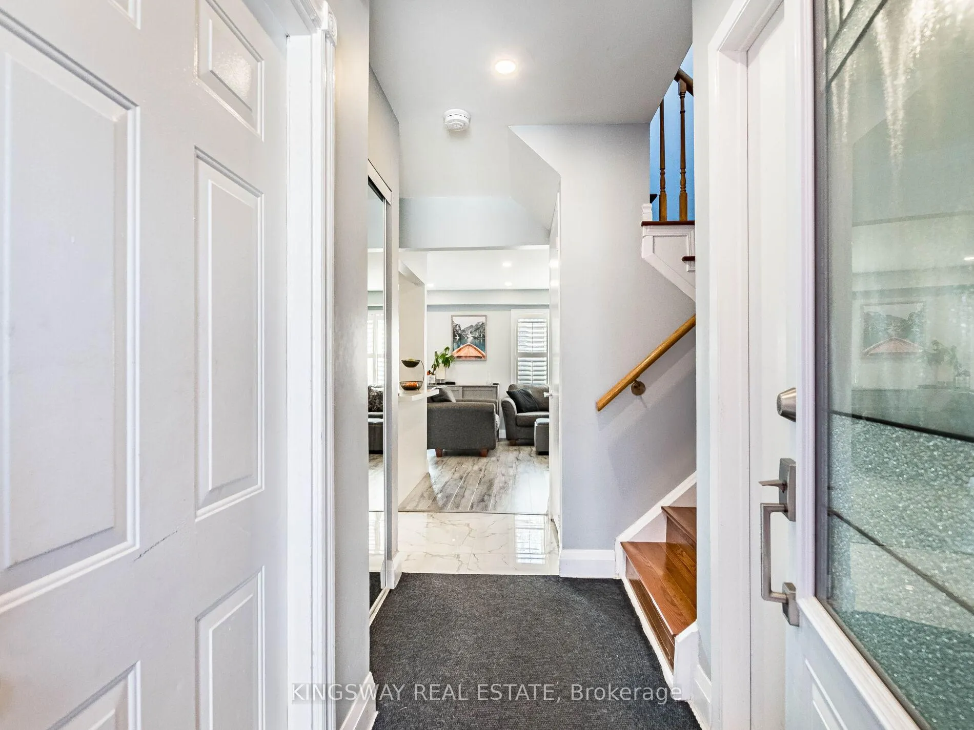 Photo 4 of 2442 Stefi Trail, Oakville, River Oaks — HOMEH