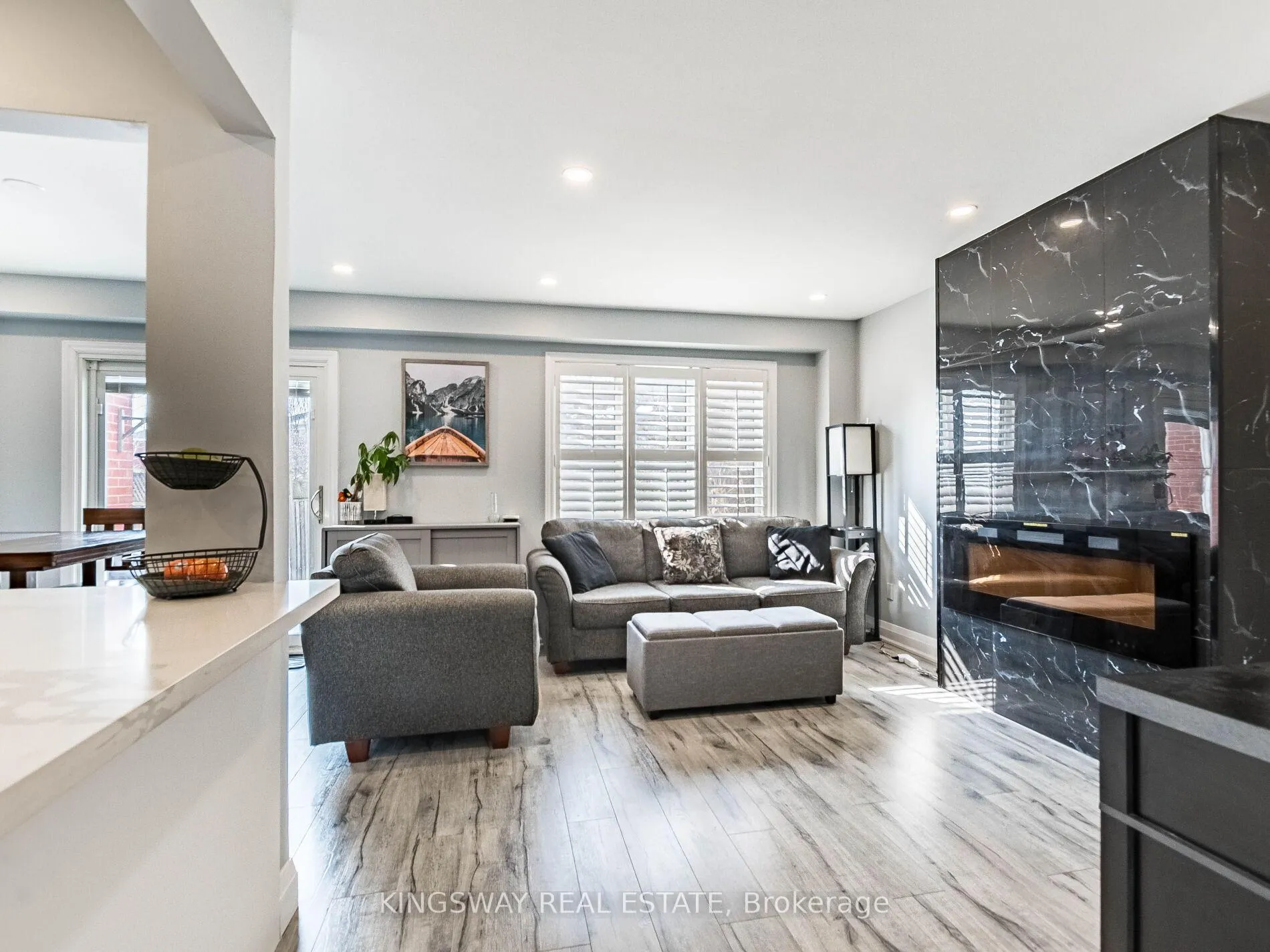 Photo 7 of 2442 Stefi Trail, Oakville, River Oaks — HOMEH