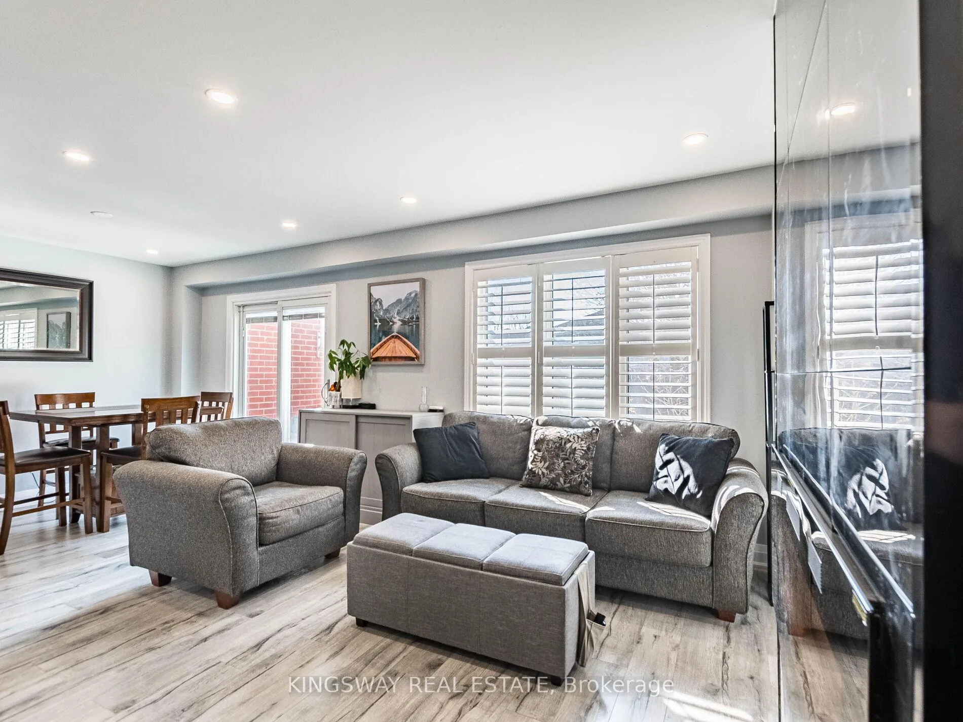 Photo 8 of 2442 Stefi Trail, Oakville, River Oaks — HOMEH