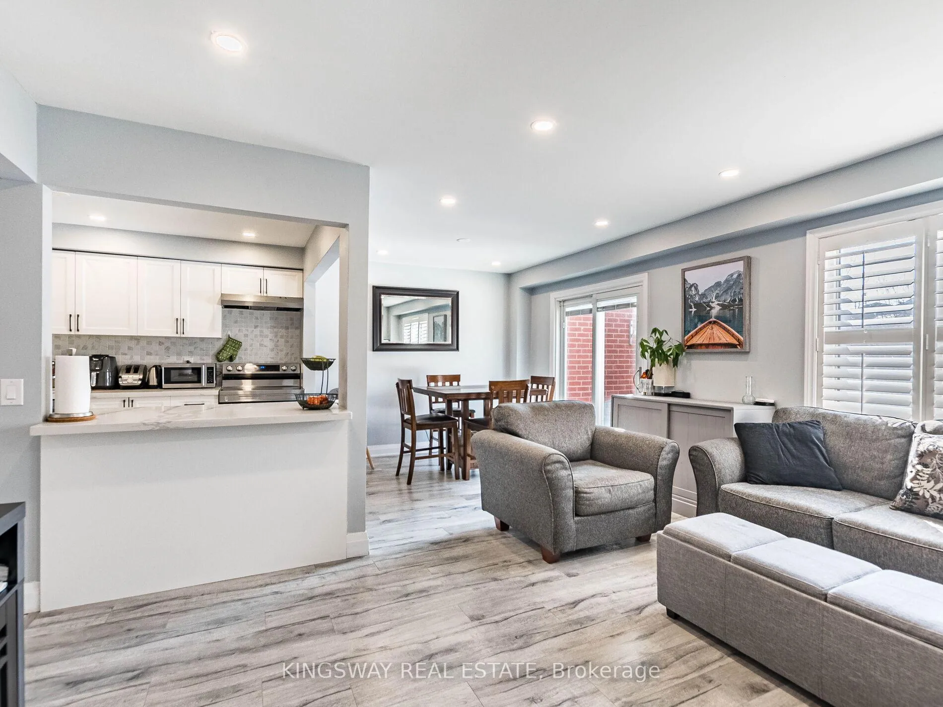 Photo 9 of 2442 Stefi Trail, Oakville, River Oaks — HOMEH