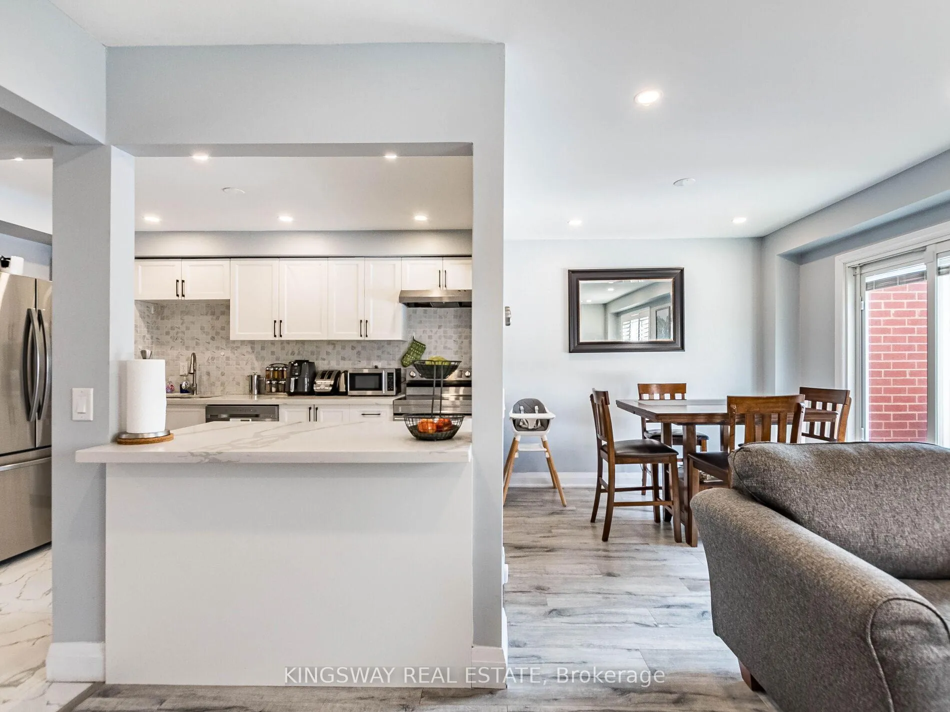 Photo 12 of 2442 Stefi Trail, Oakville, River Oaks — HOMEH
