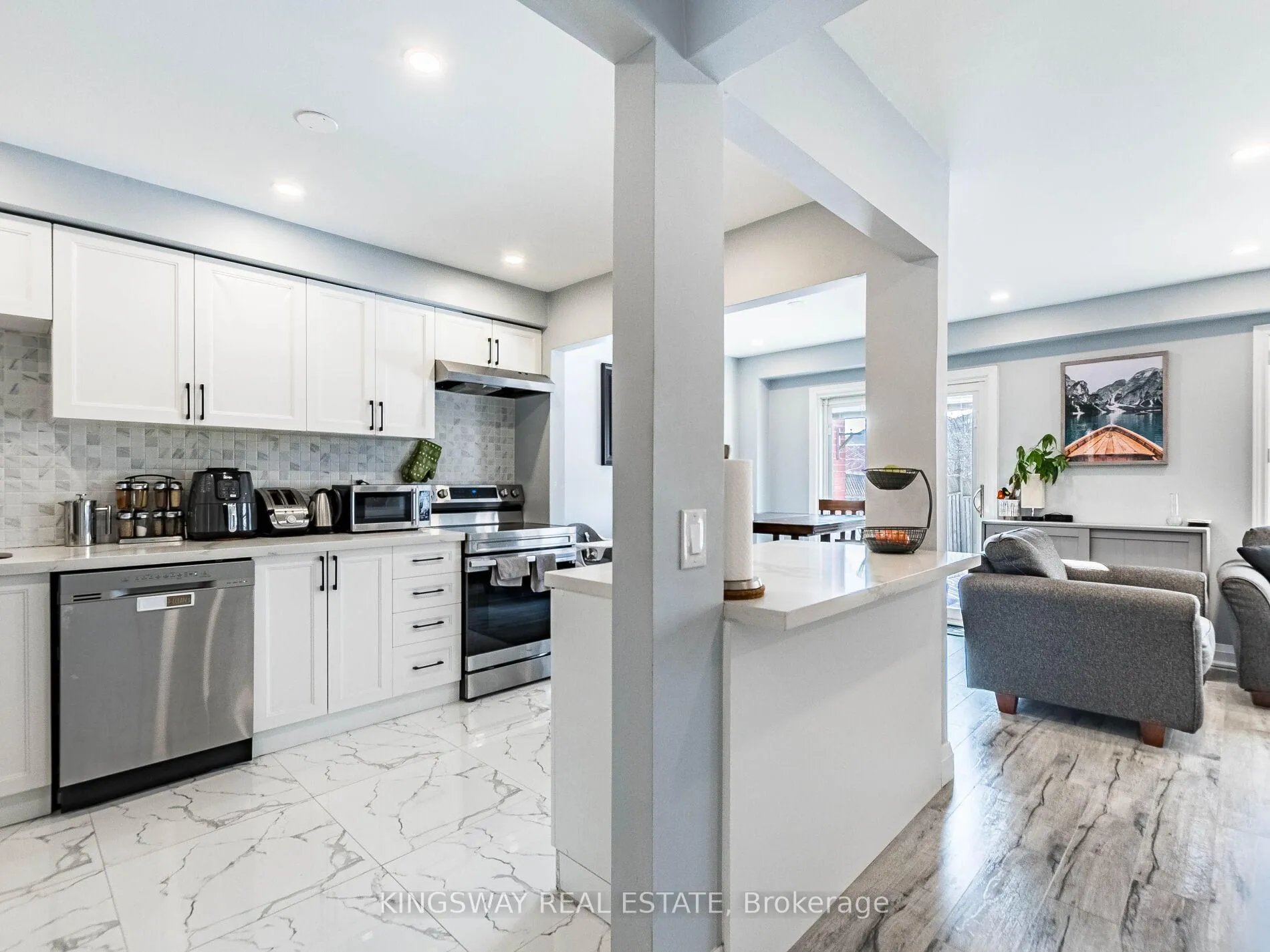 Photo 16 of 2442 Stefi Trail, Oakville, River Oaks — HOMEH