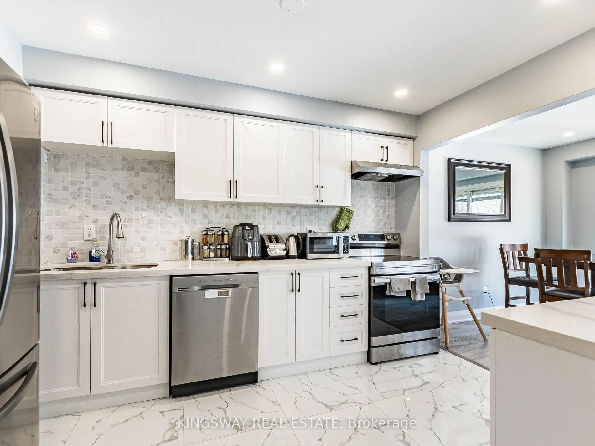 Photo 17 of 2442 Stefi Trail, Oakville, River Oaks — HOMEH