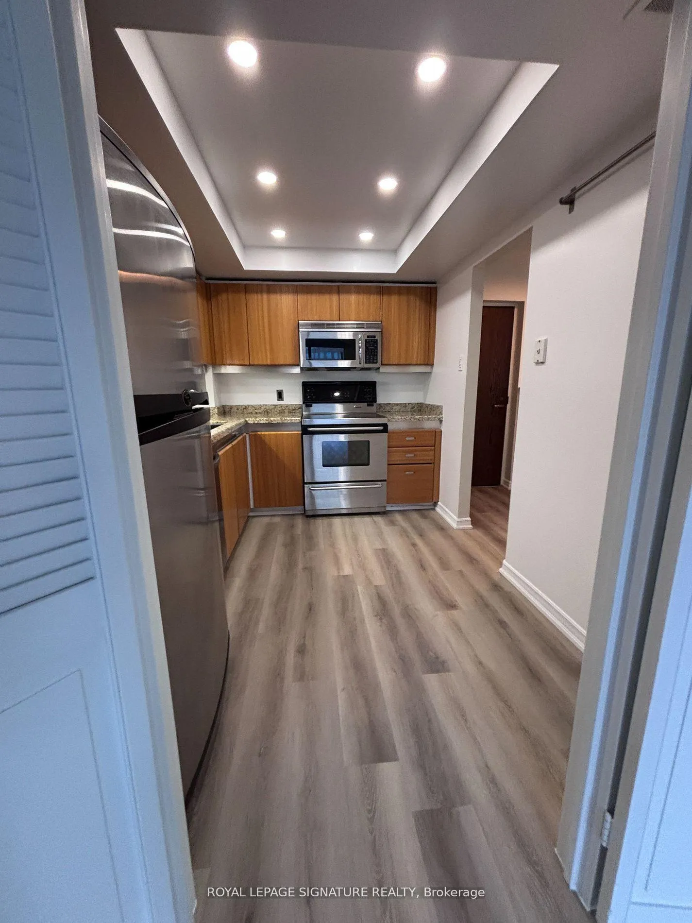 Photo 4 of Unit 1409, 65 Harbour Square, Toronto, Waterfront Communities — HOMEH