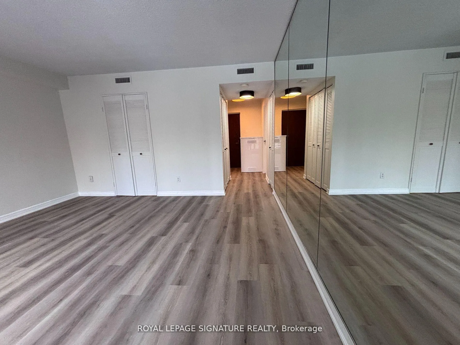 Photo 9 of Unit 1409, 65 Harbour Square, Toronto, Waterfront Communities — HOMEH