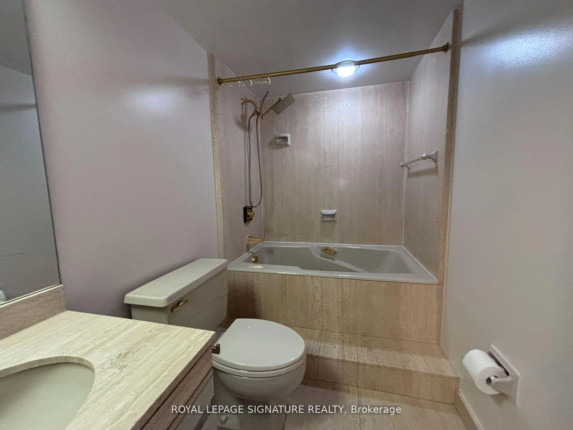 Photo 12 of Unit 1409, 65 Harbour Square, Toronto, Waterfront Communities — HOMEH