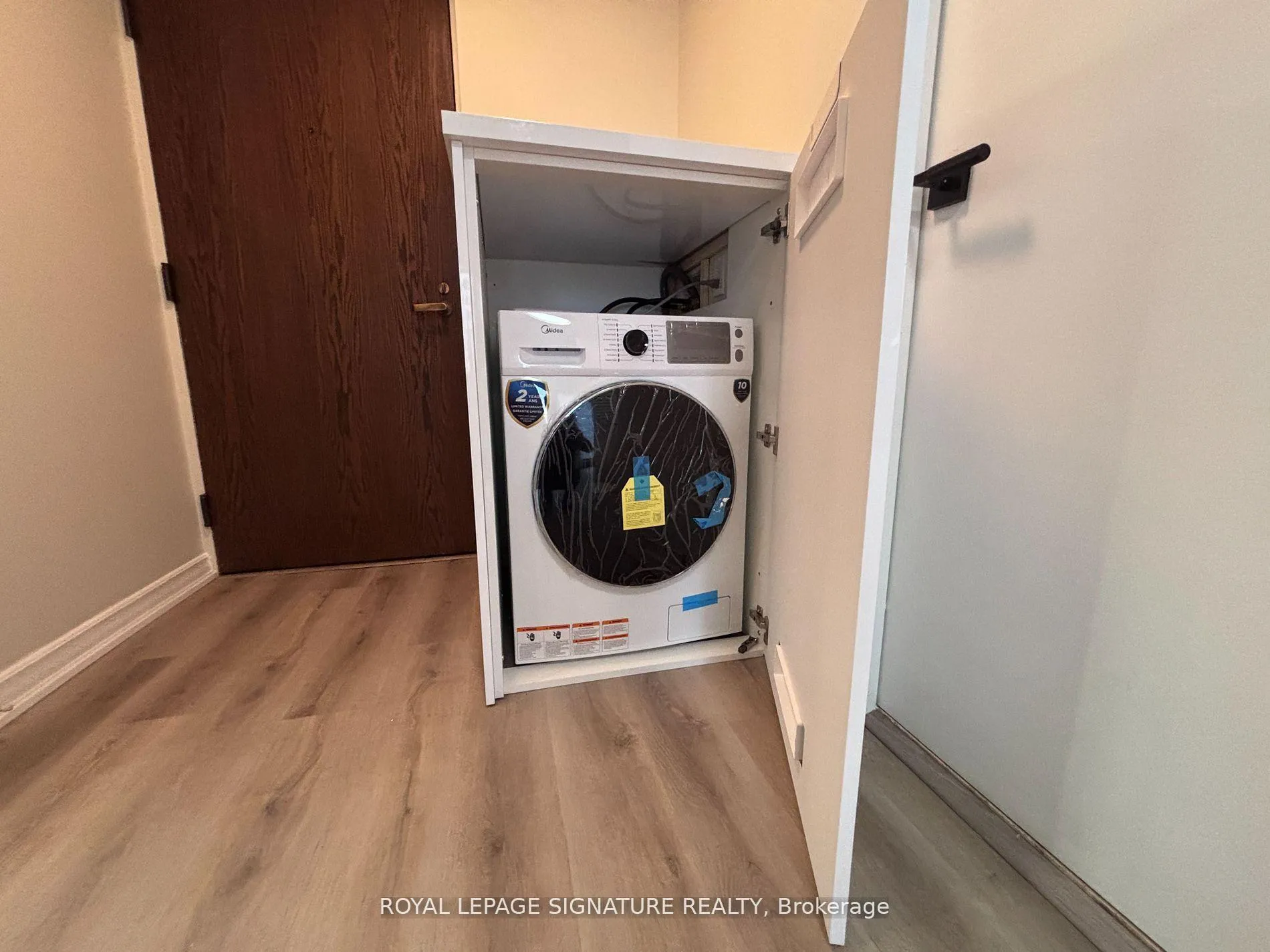 Photo 18 of Unit 1409, 65 Harbour Square, Toronto, Waterfront Communities — HOMEH