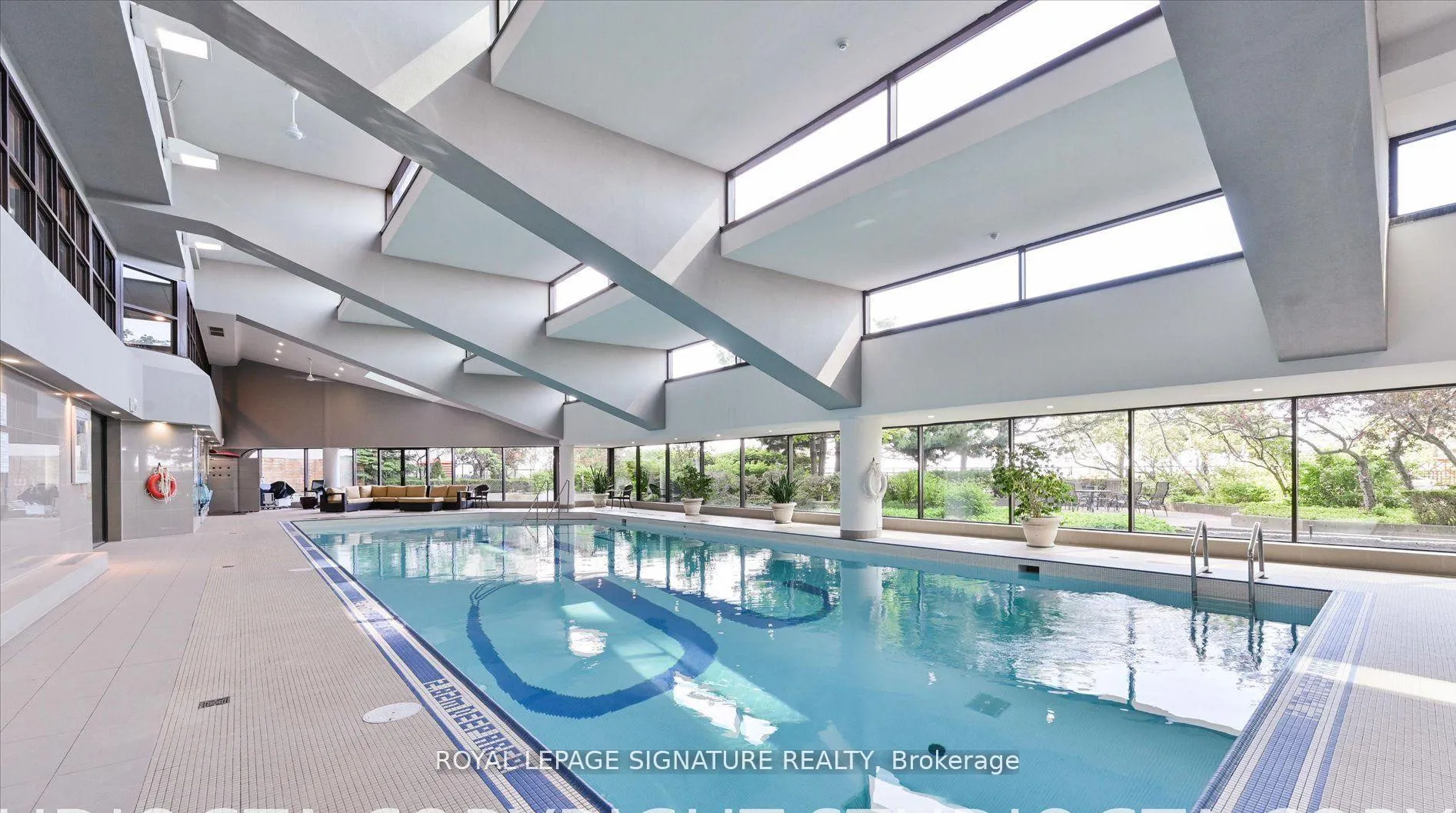 Photo 24 of Unit 1409, 65 Harbour Square, Toronto, Waterfront Communities — HOMEH