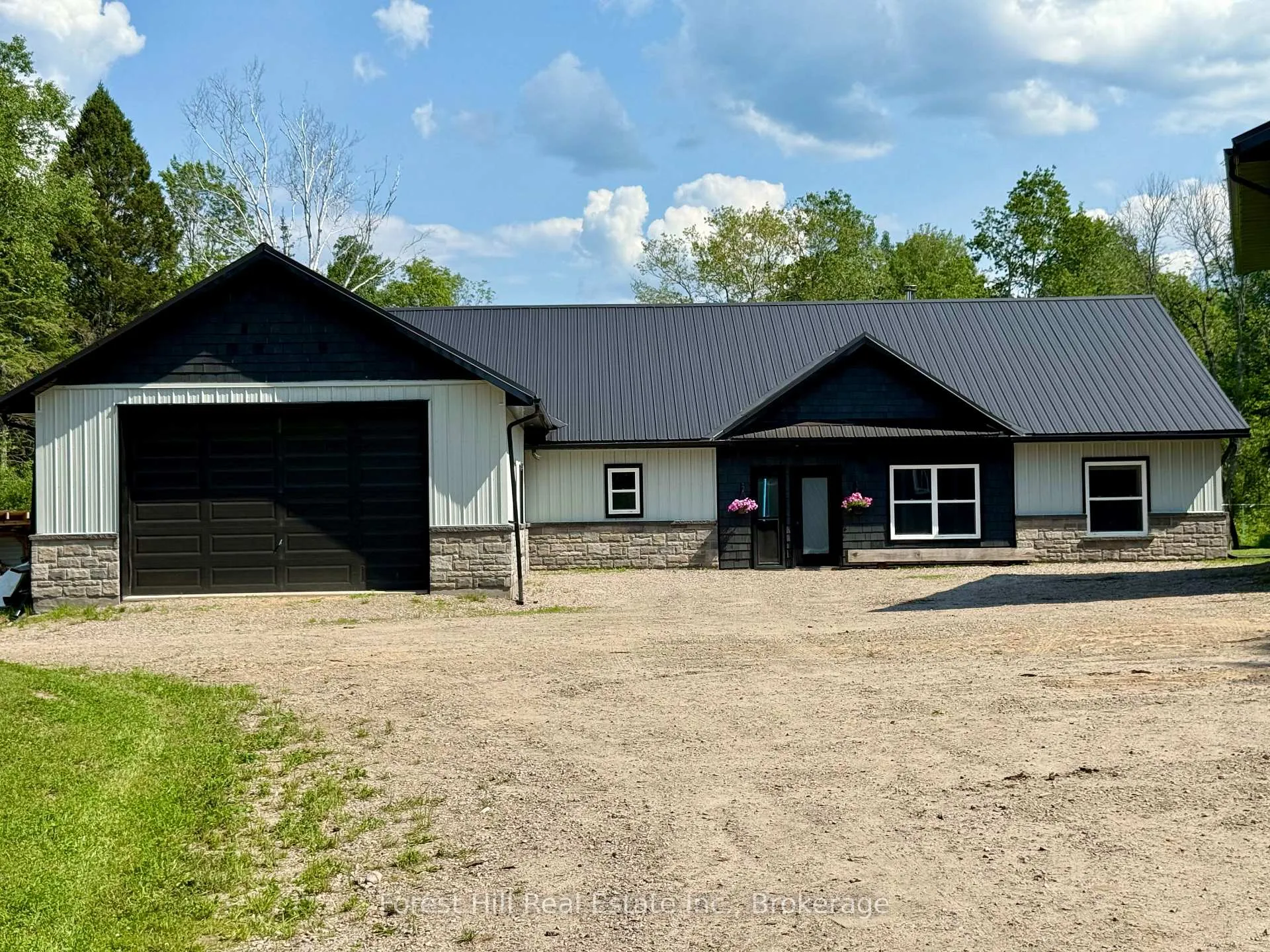 Photo 3 of 107 Hunt Line, Powassan — HOMEH