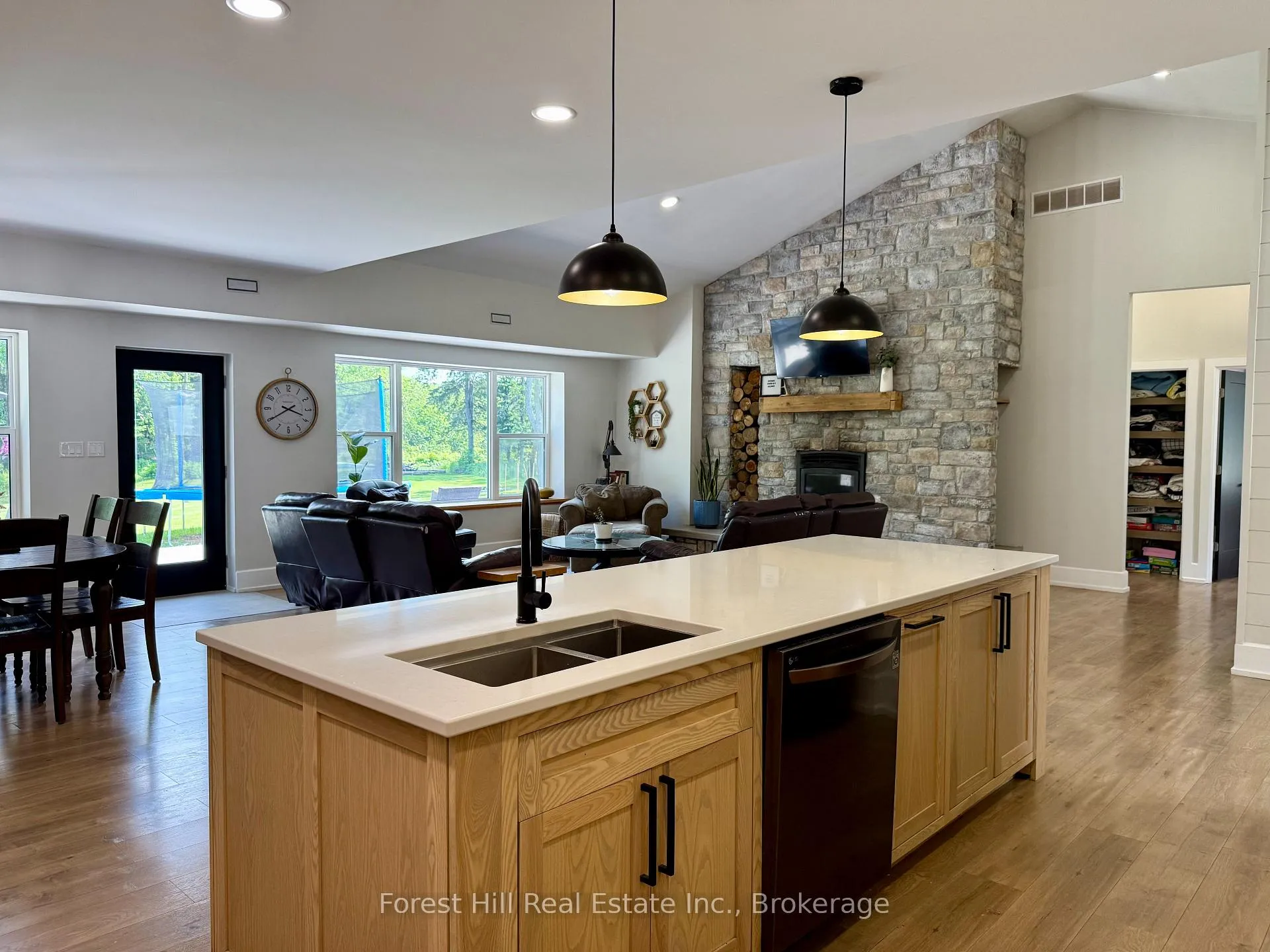 Photo 11 of 107 Hunt Line, Powassan — HOMEH