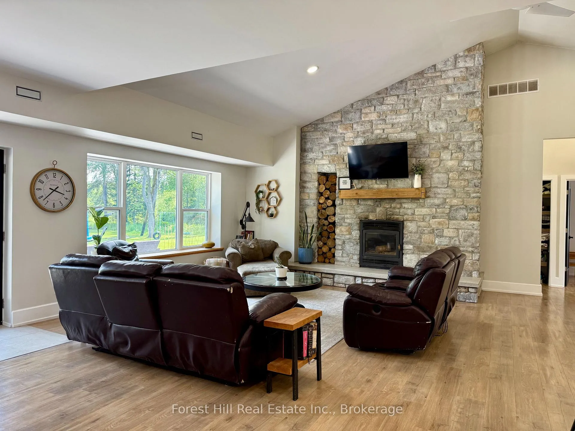 Photo 24 of 107 Hunt Line, Powassan — HOMEH