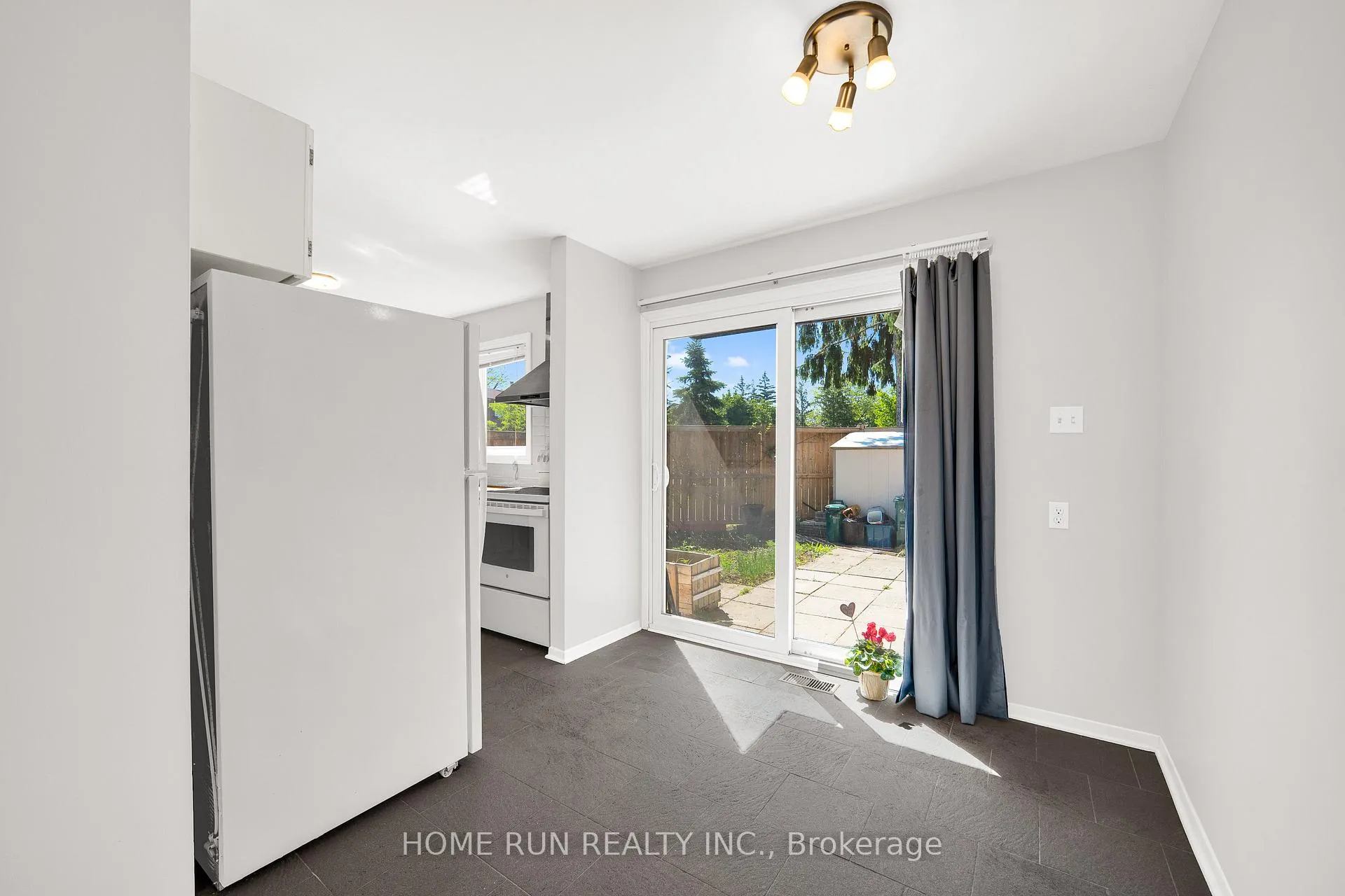 Photo 14 of Unit 4, 2111 Montreal Road, Ottawa, Beaconwood — HOMEH