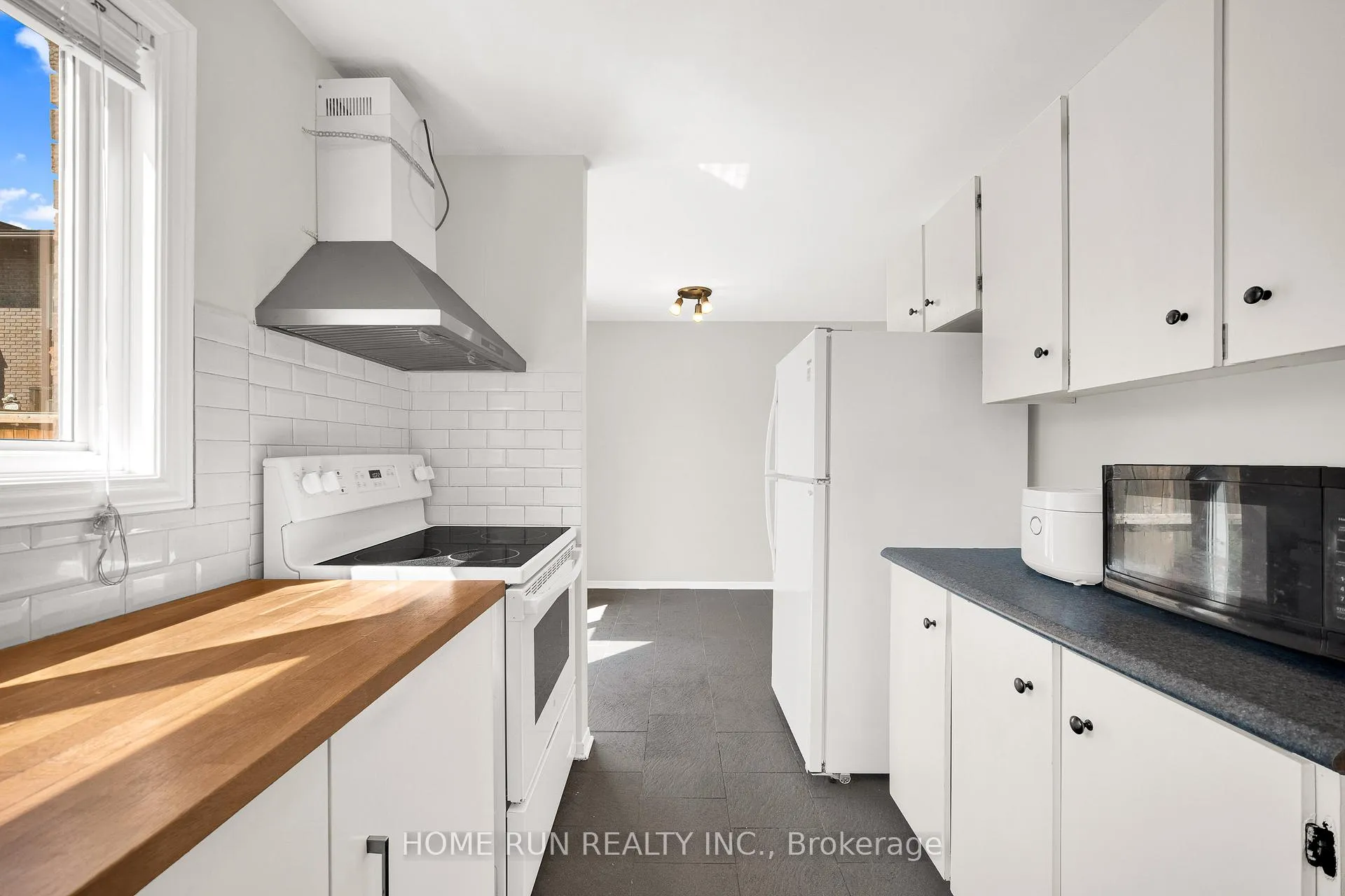 Photo 18 of Unit 4, 2111 Montreal Road, Ottawa, Beaconwood — HOMEH