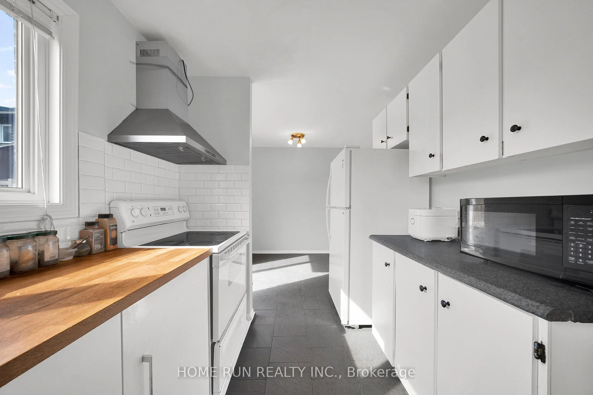 Photo 5 of Unit 4, 2111 Montreal Road, Ottawa, Beaconwood — HOMEH