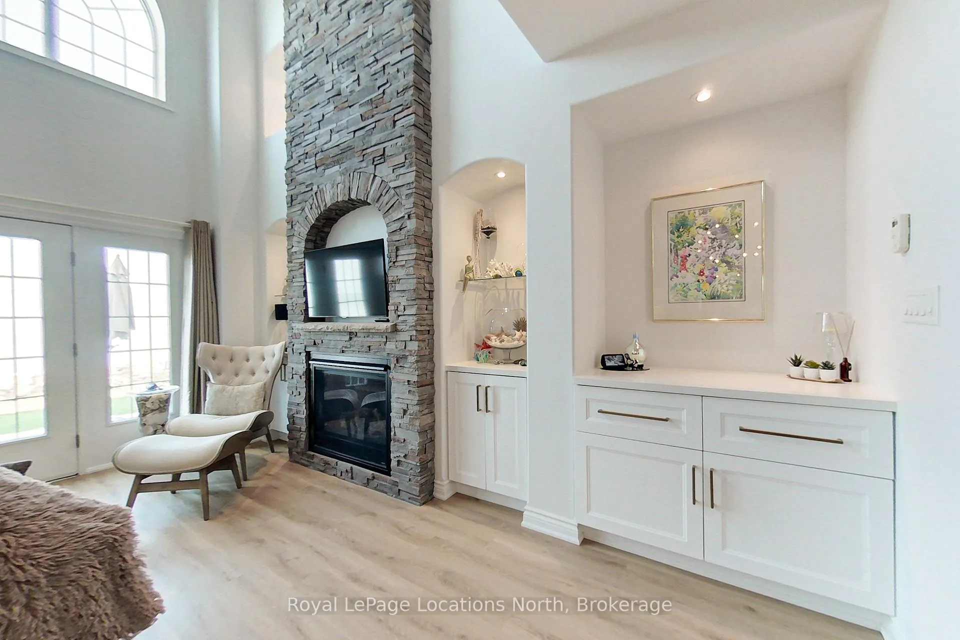 Photo 10 of Unit 10, 209707 26 Highway, Blue Mountains — HOMEH