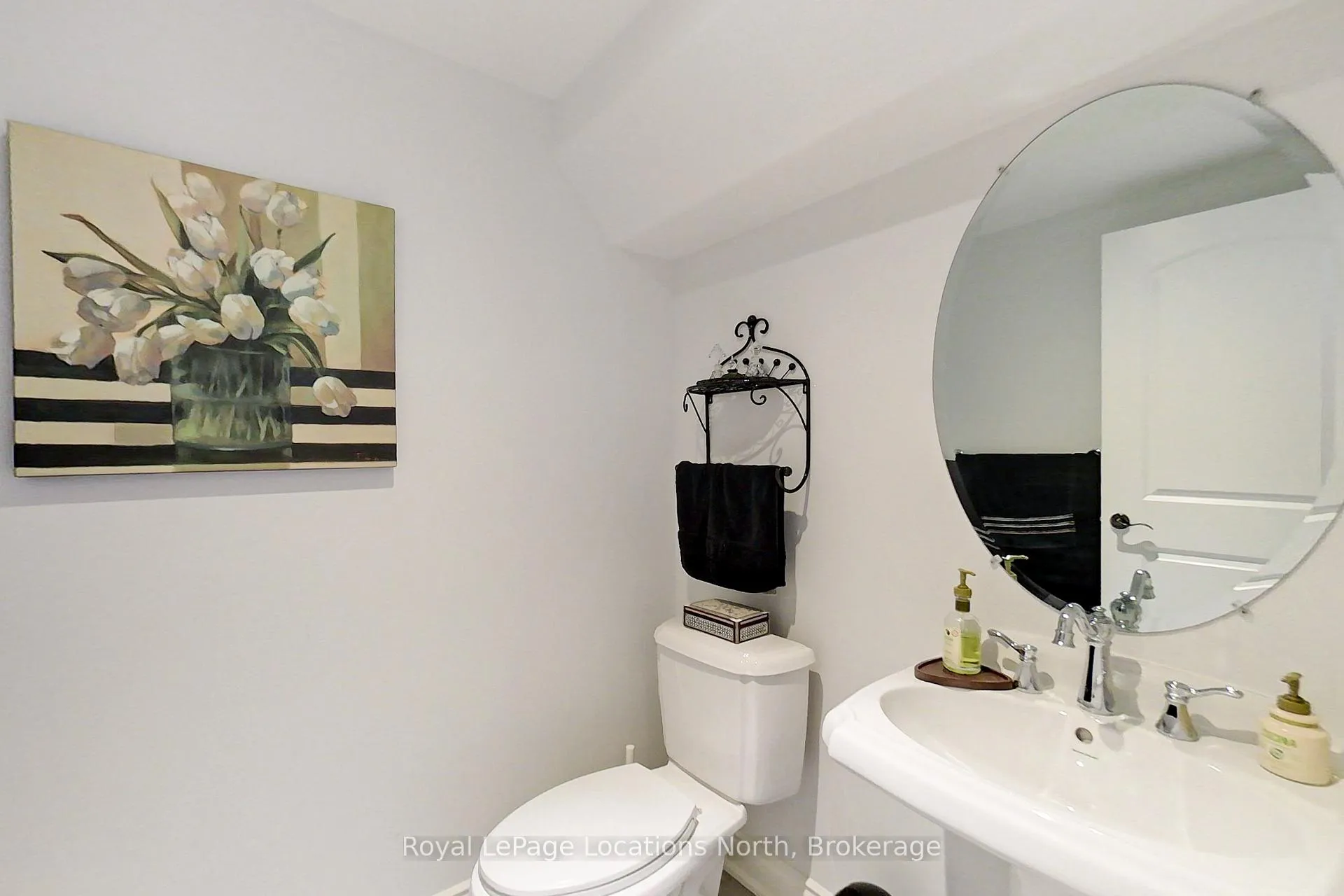 Photo 15 of Unit 10, 209707 26 Highway, Blue Mountains — HOMEH