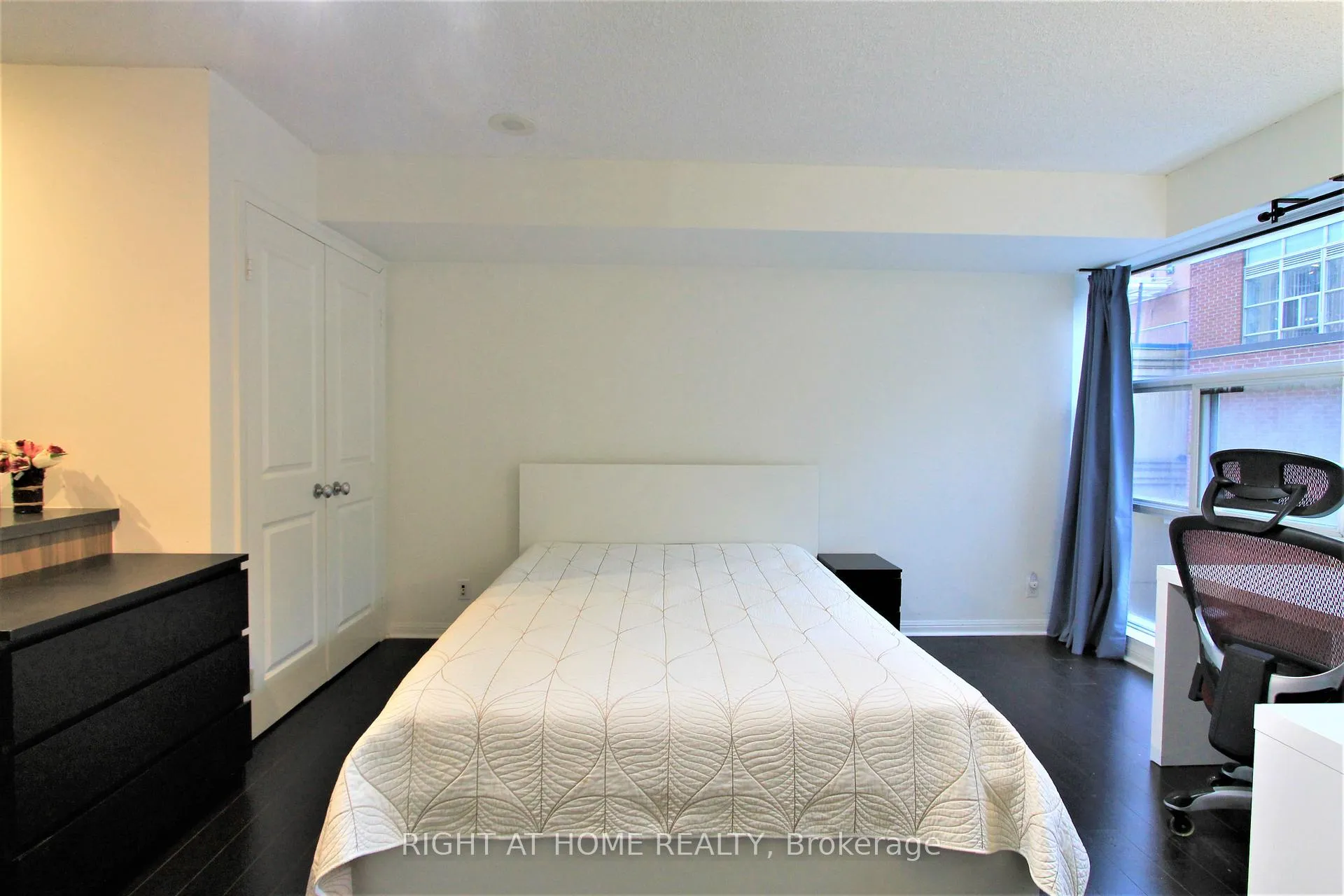 Photo 13 of Unit 510, 11 St Joseph Street, Toronto, Bay Street Corridor — HOMEH