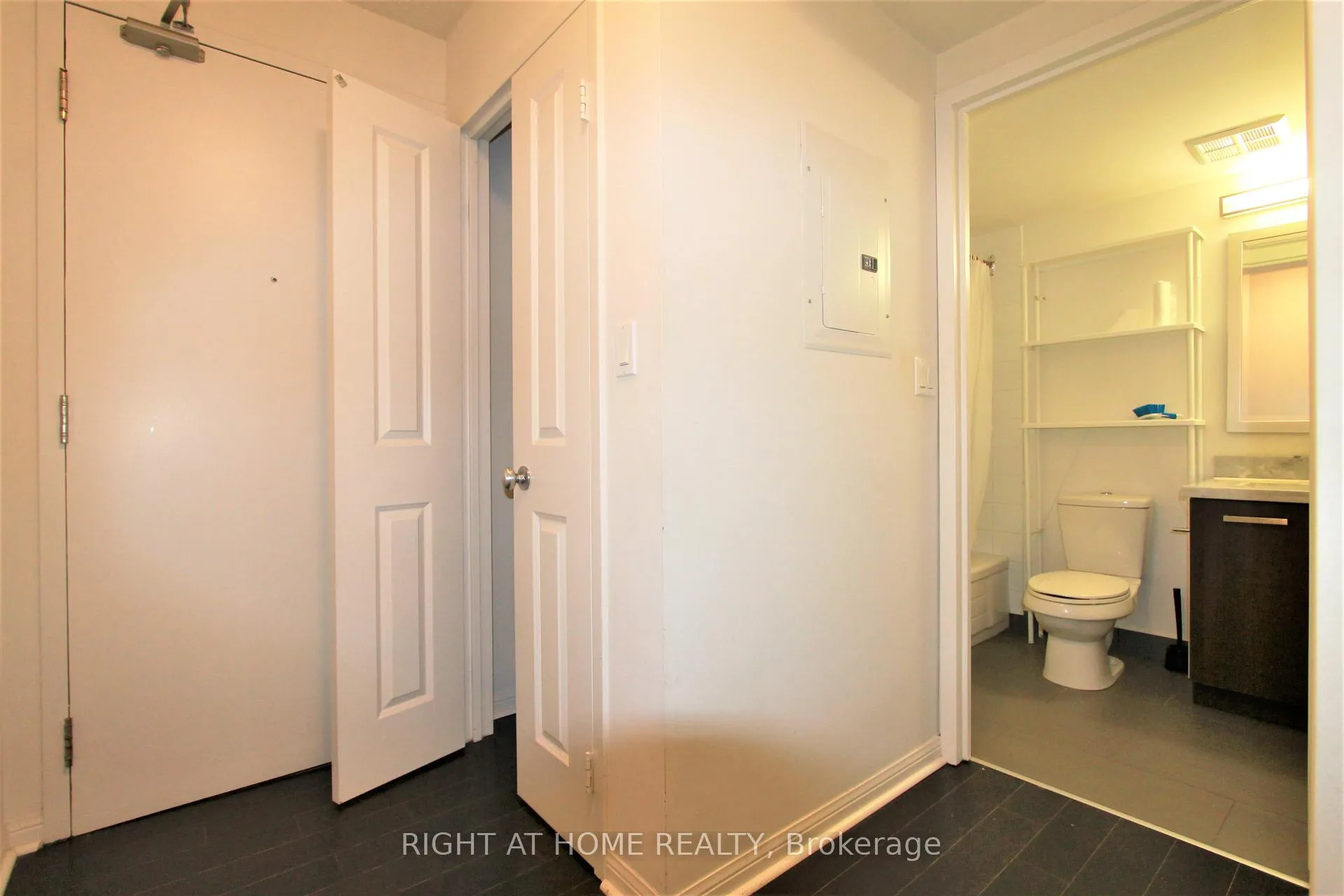 Photo 16 of Unit 510, 11 St Joseph Street, Toronto, Bay Street Corridor — HOMEH