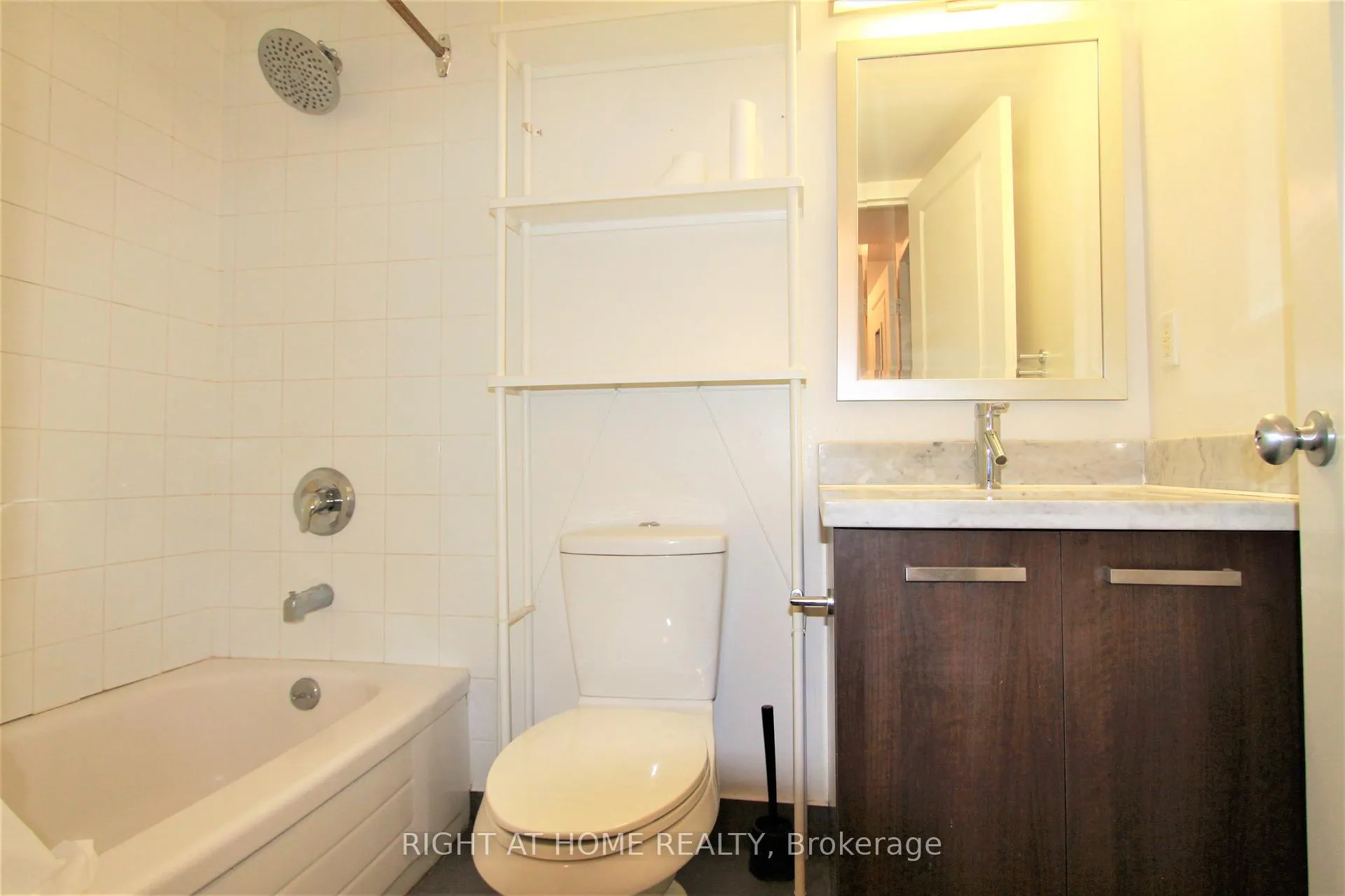 Photo 17 of Unit 510, 11 St Joseph Street, Toronto, Bay Street Corridor — HOMEH