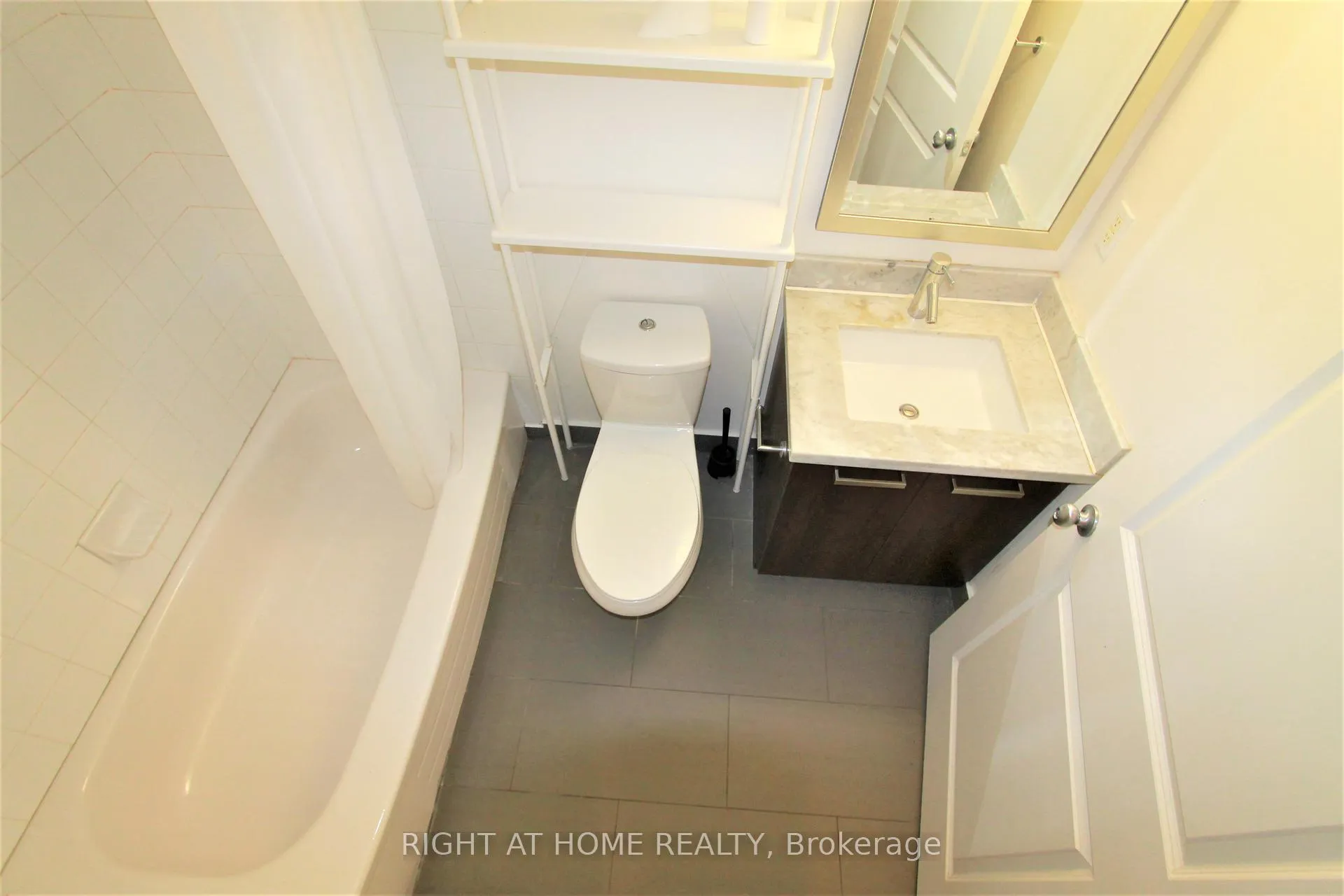 Photo 18 of Unit 510, 11 St Joseph Street, Toronto, Bay Street Corridor — HOMEH