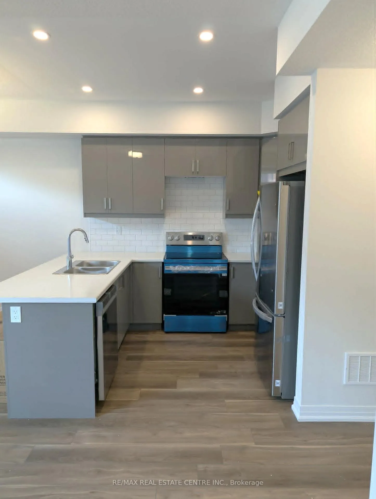 Photo 3 of Unit 71, 313 Conklin Road, Brantford, Empire South — HOMEH