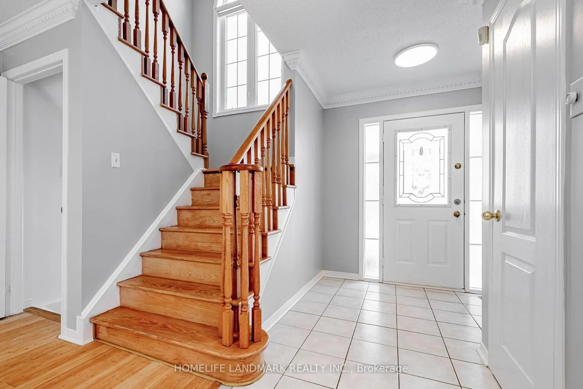 Photo 3 of Unit Main, Upper, 85 Nahanni Drive, Richmond Hill, Langstaff — HOMEH