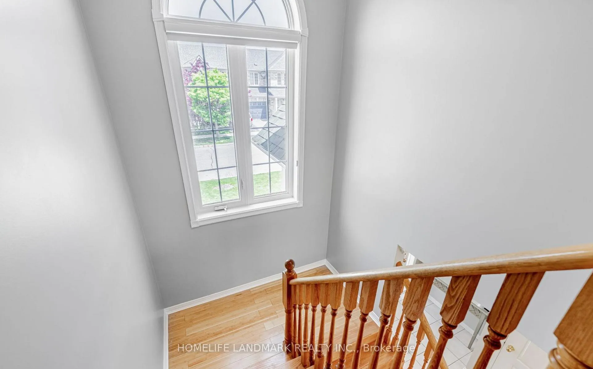 Photo 9 of Unit Main, Upper, 85 Nahanni Drive, Richmond Hill, Langstaff — HOMEH
