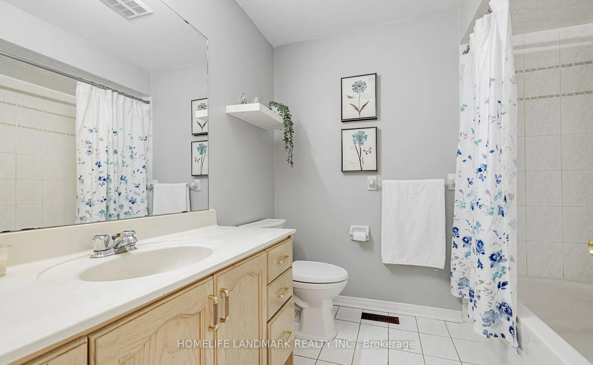 Photo 16 of Unit Main, Upper, 85 Nahanni Drive, Richmond Hill, Langstaff — HOMEH