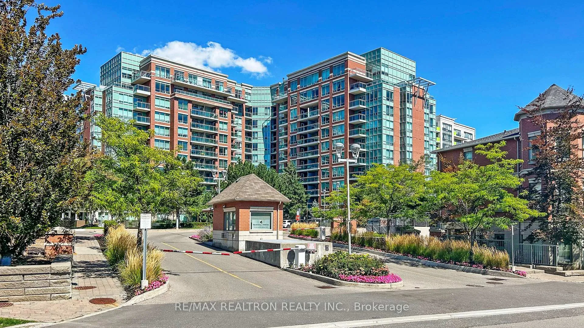 Photo 2 of Unit 103, 62 Suncrest Boulevard, Markham, Commerce Valley — HOMEH