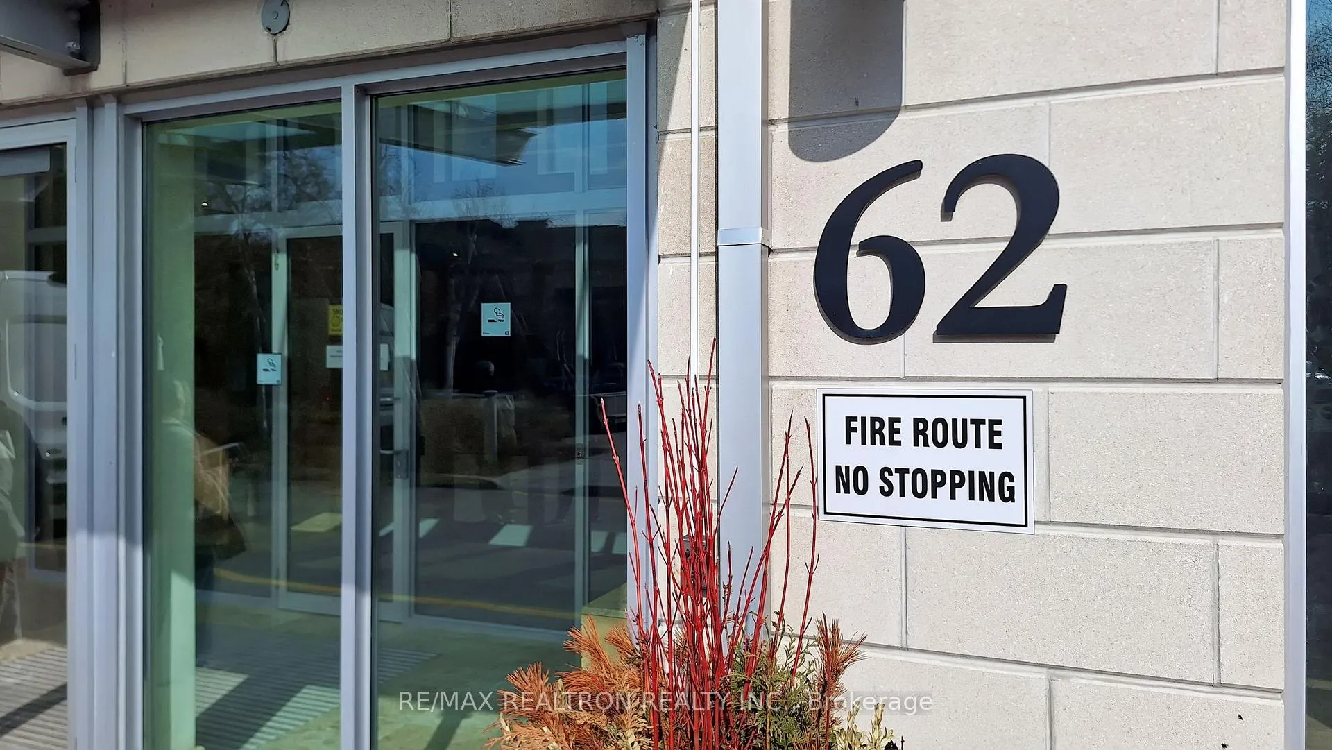 Photo 4 of Unit 103, 62 Suncrest Boulevard, Markham, Commerce Valley — HOMEH