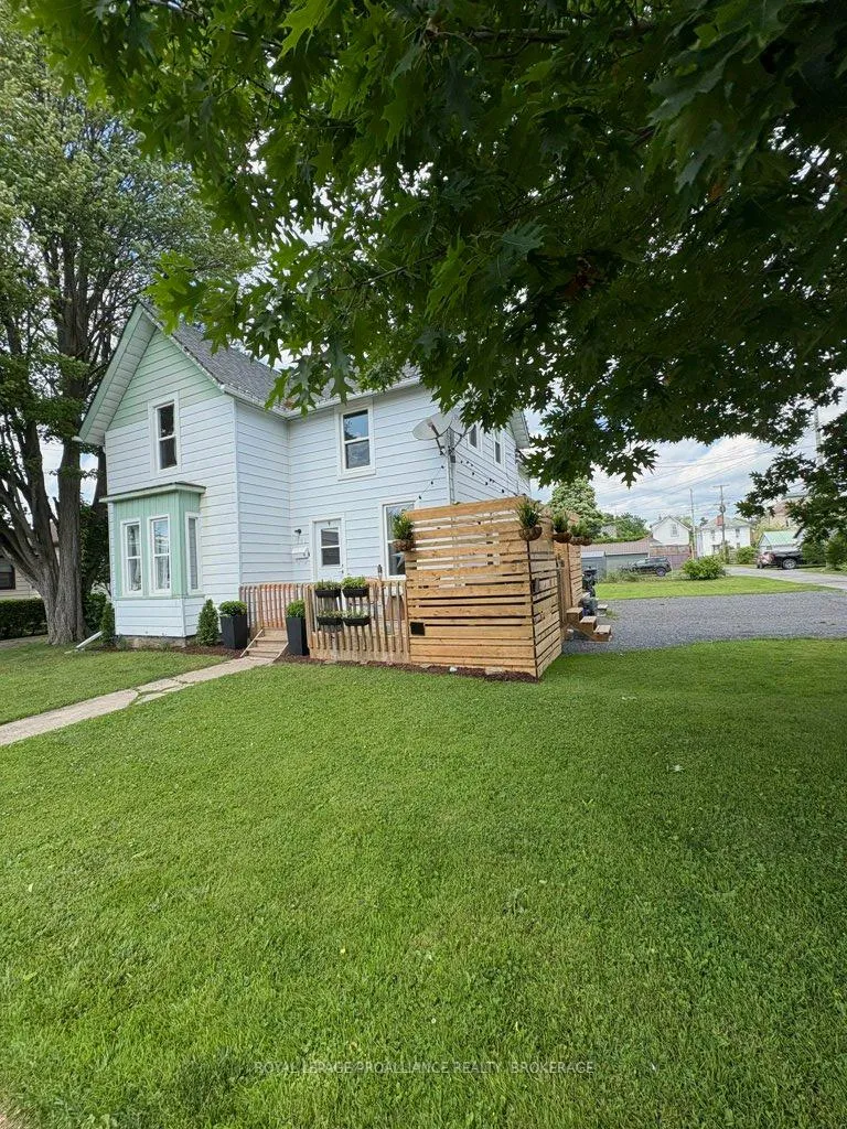 Photo 3 of 151 Adelaide Street, Gananoque, Gananoque — HOMEH