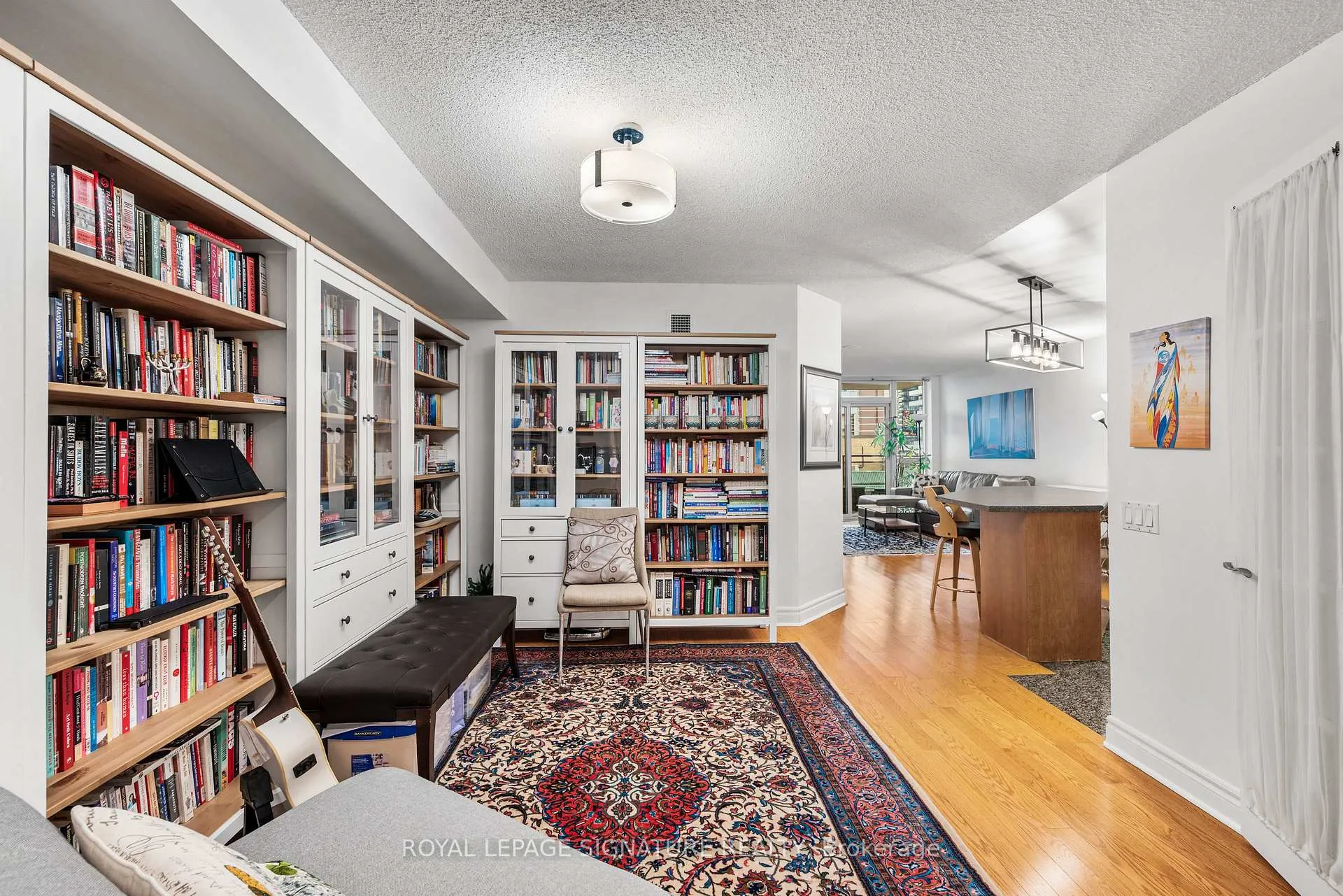 Photo 4 of Unit 813, 123 Eglinton Avenue E, Toronto, Mount Pleasant West — HOMEH