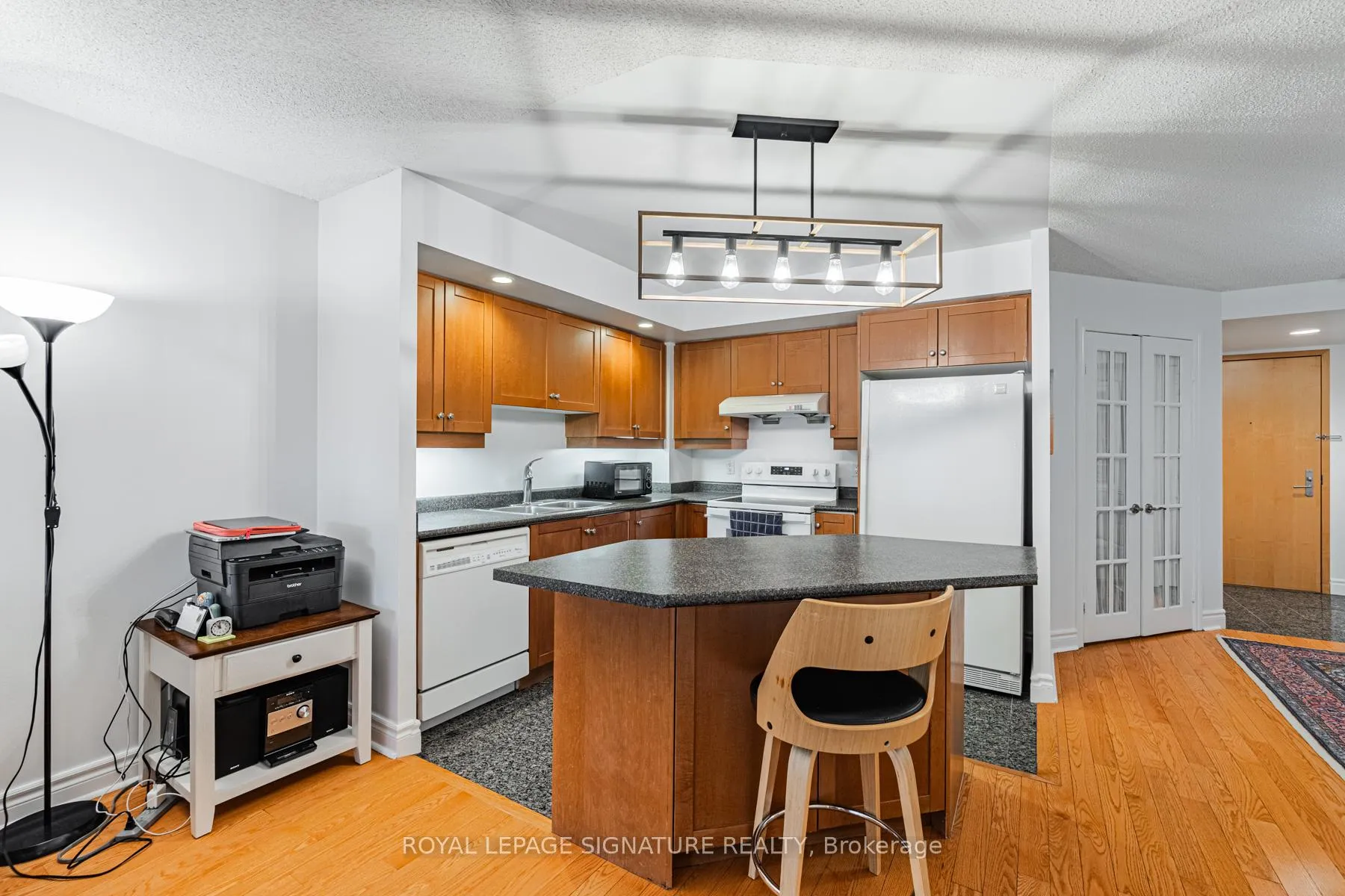 Photo 11 of Unit 813, 123 Eglinton Avenue E, Toronto, Mount Pleasant West — HOMEH