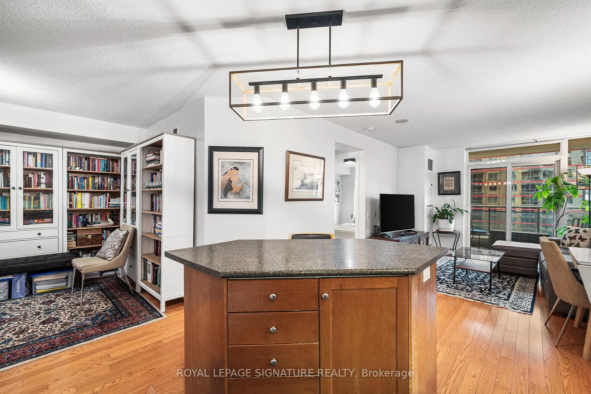 Photo 13 of Unit 813, 123 Eglinton Avenue E, Toronto, Mount Pleasant West — HOMEH