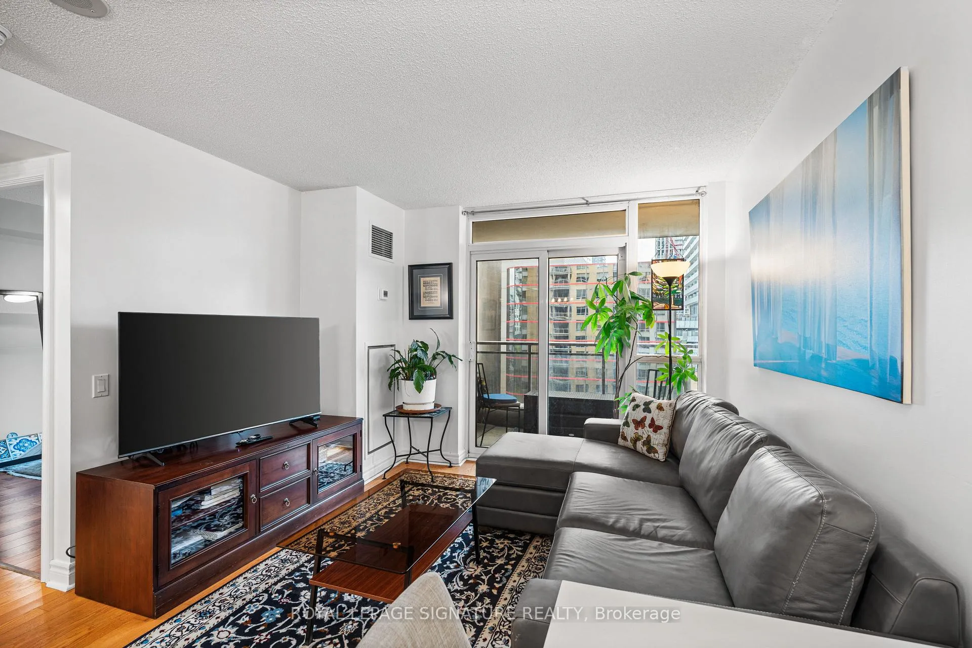 Photo 16 of Unit 813, 123 Eglinton Avenue E, Toronto, Mount Pleasant West — HOMEH