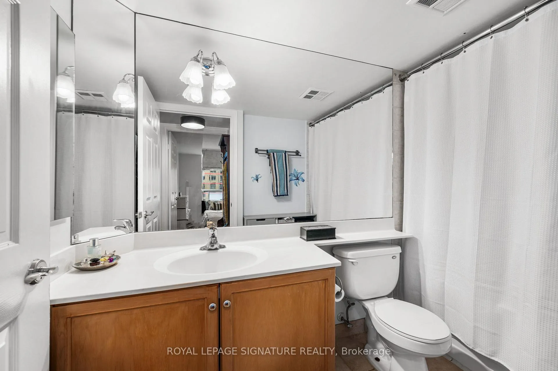 Photo 24 of Unit 813, 123 Eglinton Avenue E, Toronto, Mount Pleasant West — HOMEH