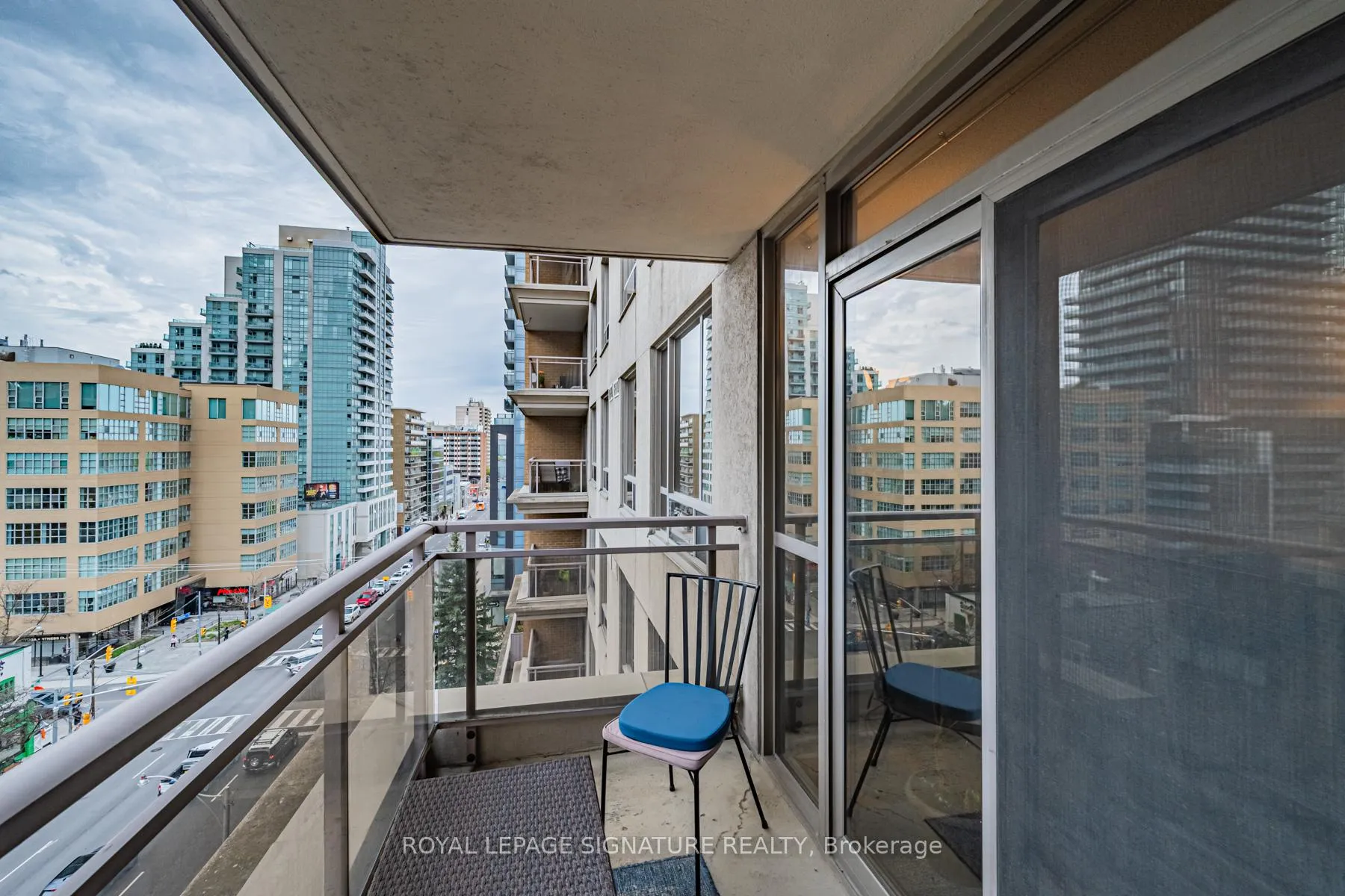 Photo 26 of Unit 813, 123 Eglinton Avenue E, Toronto, Mount Pleasant West — HOMEH